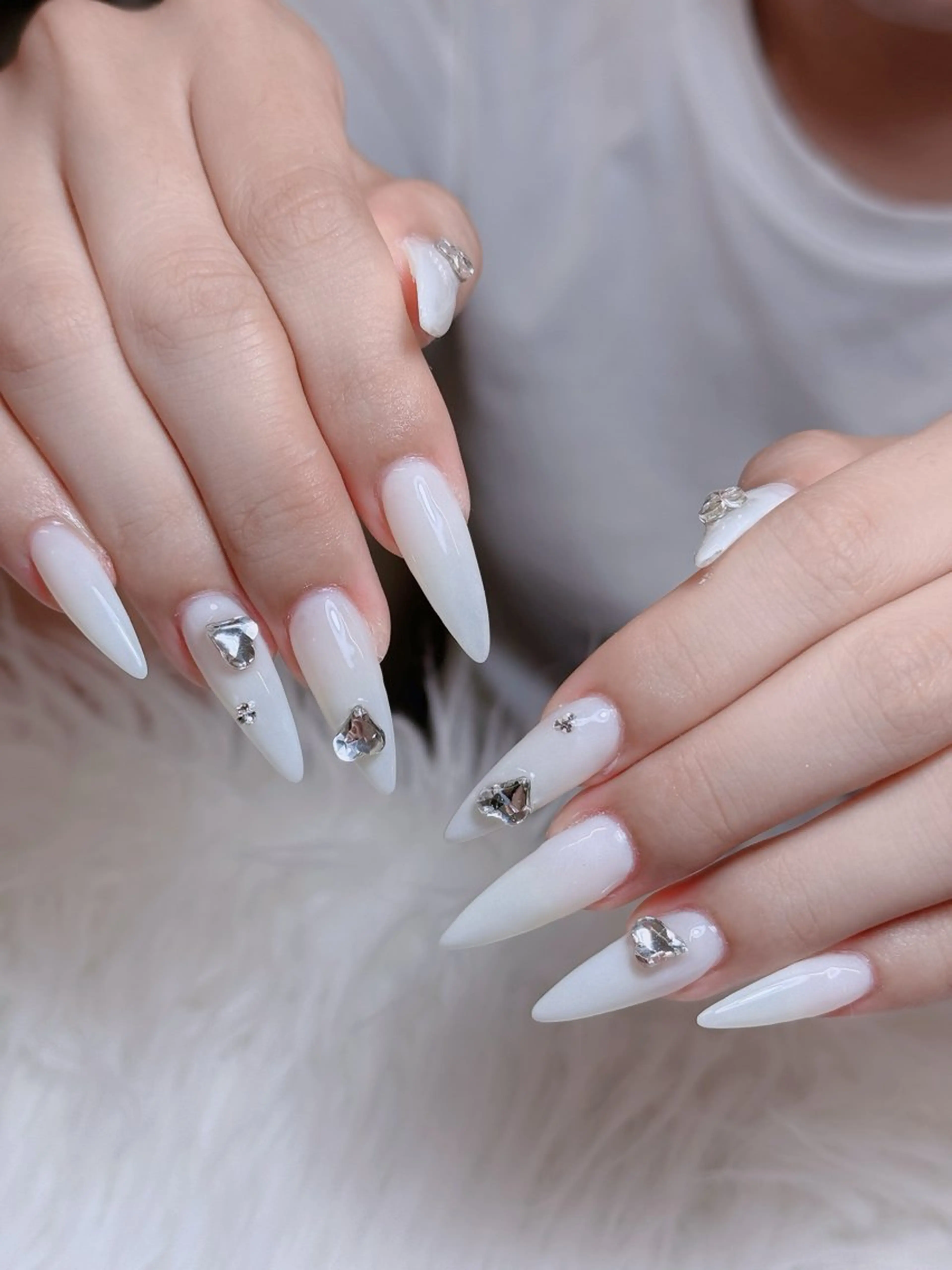 ネイル オーロラネイル チークネイル フットネイル フレンチネイル 韓国ネイル ハンドネイル Lumi Nail 新大久保3‘のネイルデザイン