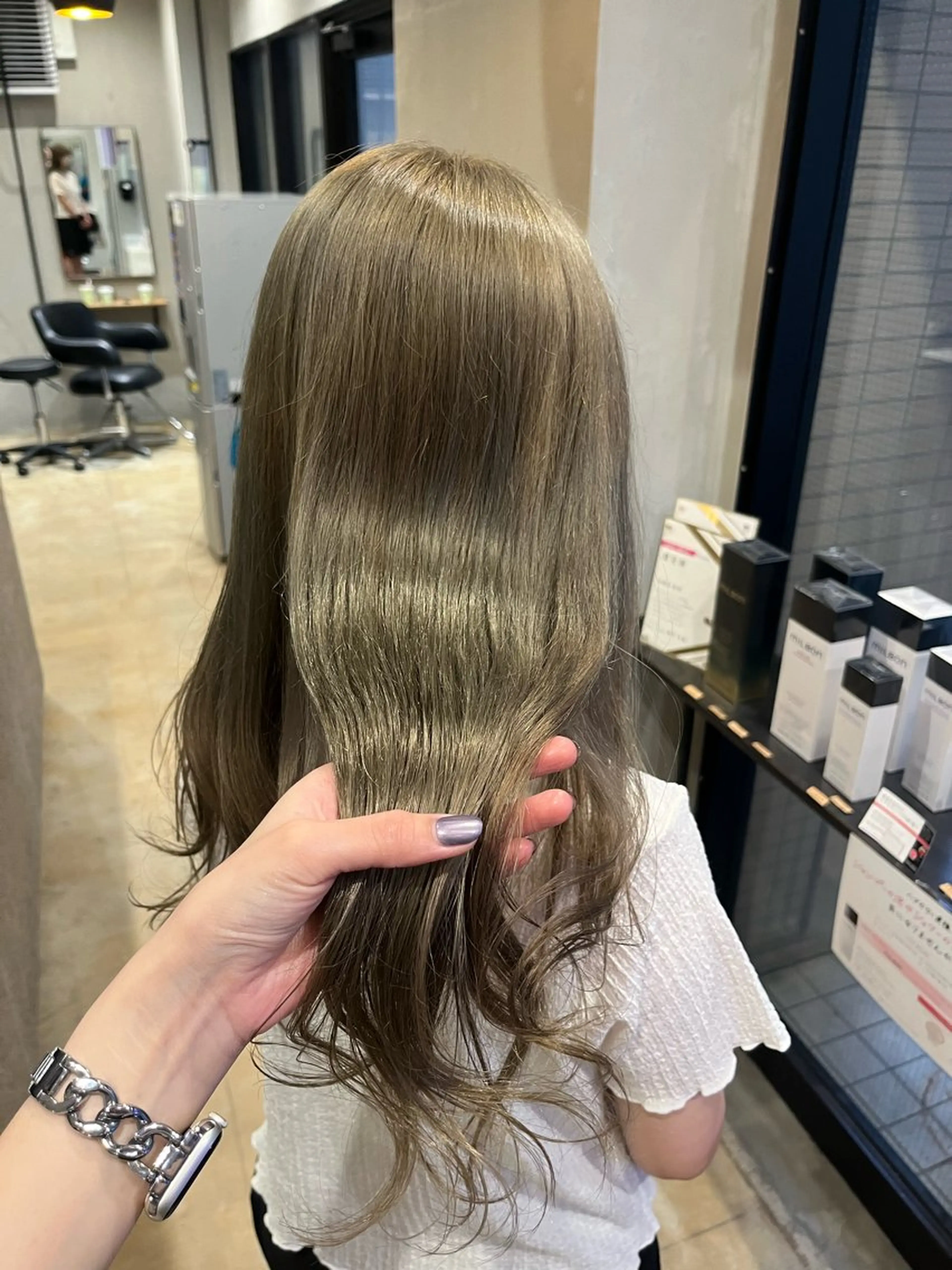 ロング カラー ヘアアレンジ ベージュカラー ブリーチ ケアブリーチ オリーブベージュ みわ/博多 ブリーチ/メンズヘアのヘアスタイル