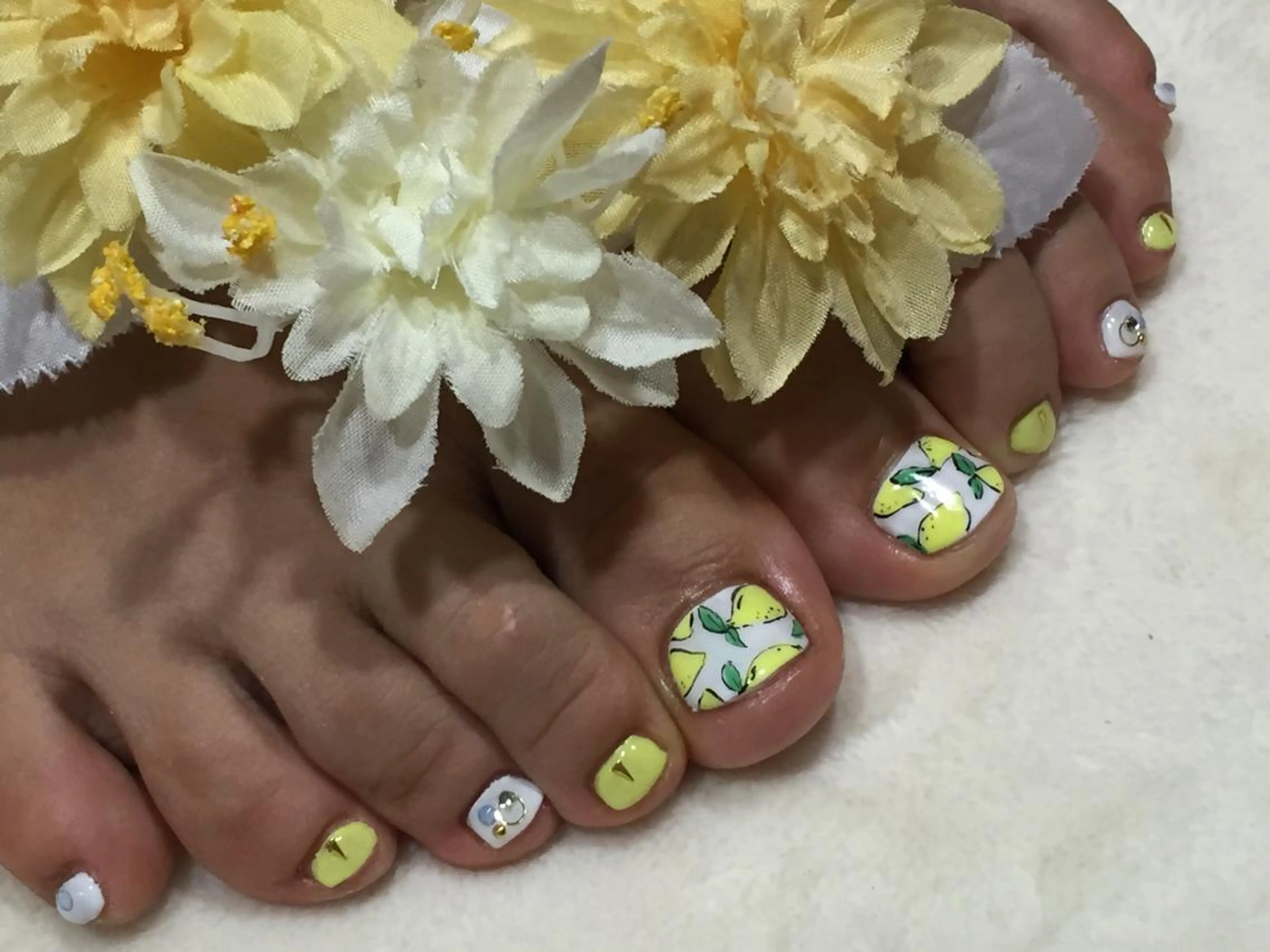 ネイル フットネイル Sympa 𝓜iwako🐰ᩚのネイルデザイン