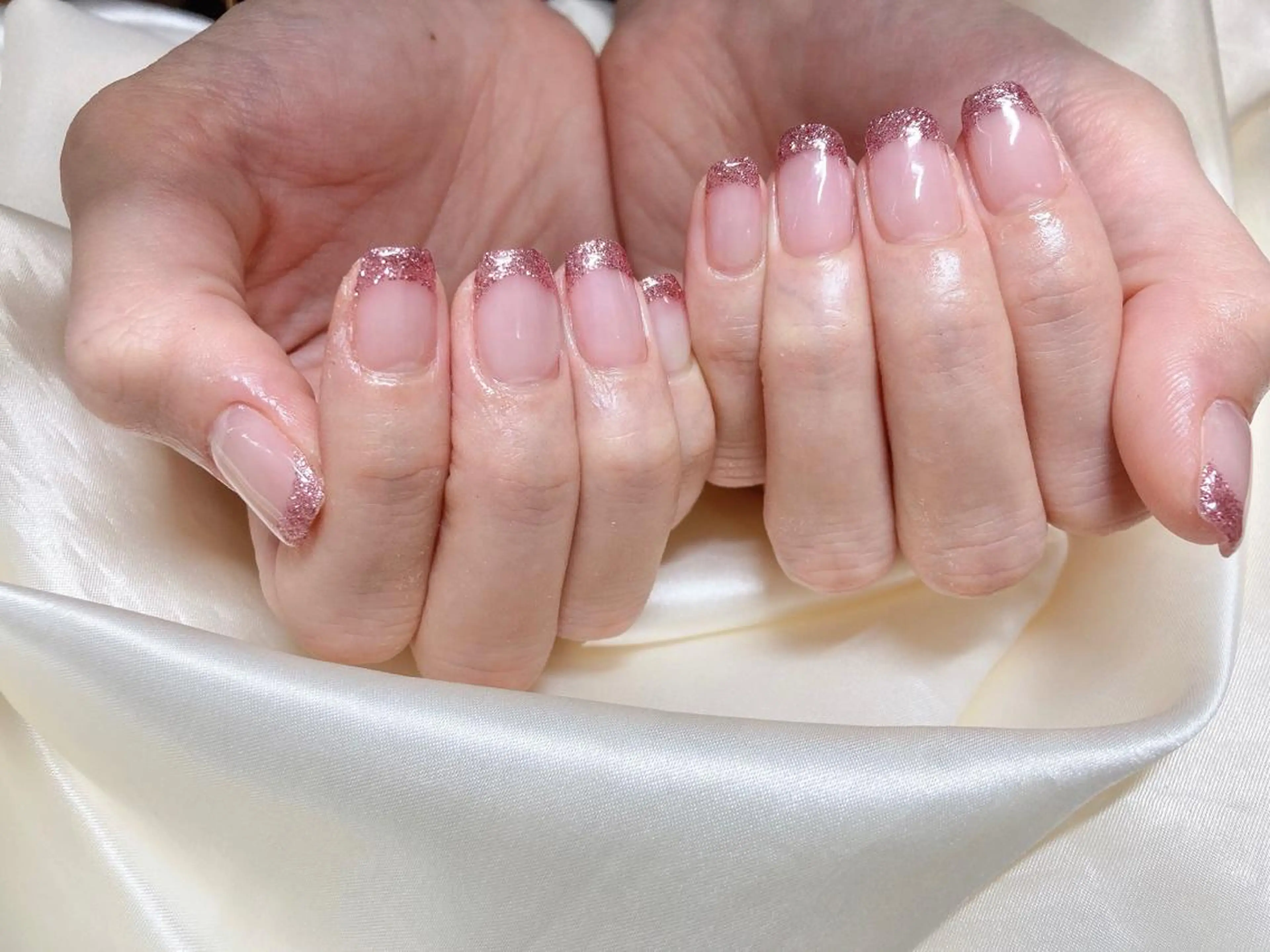 ネイル フレンチネイル ラメ(グリッター) Mogu nail 二子玉川のネイルデザイン