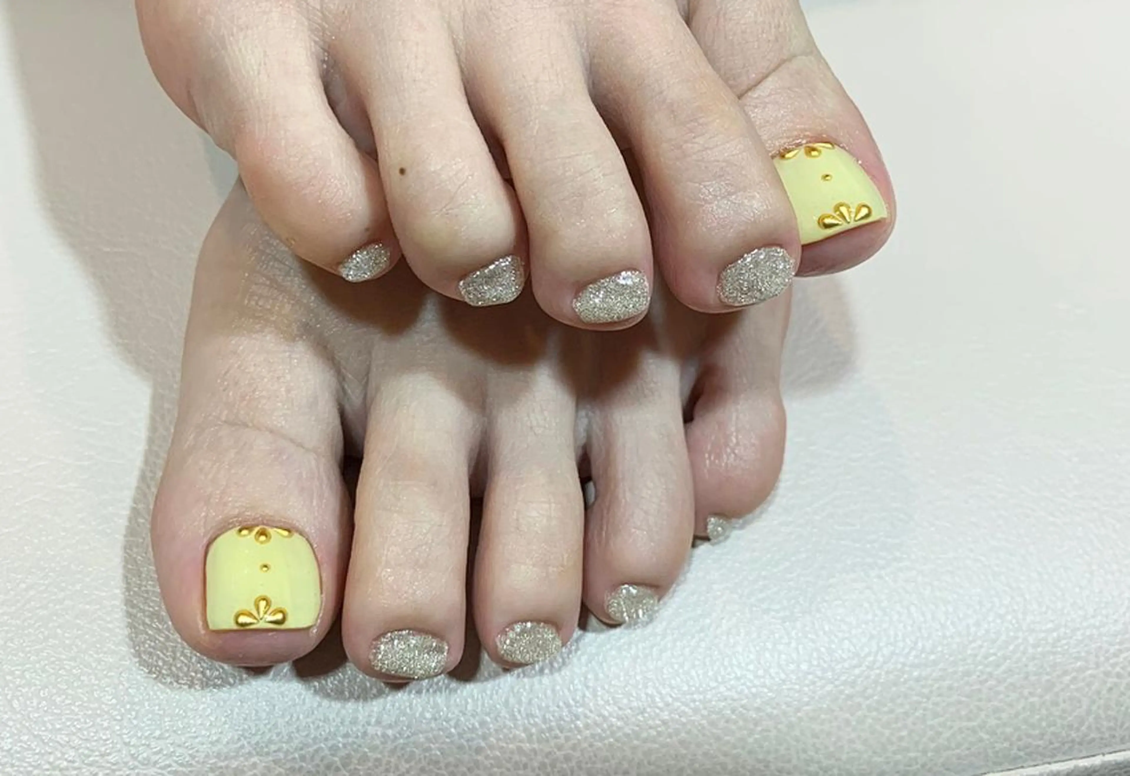 ネイル キラキラネイル シンプルネイル Fumina .のネイルデザイン