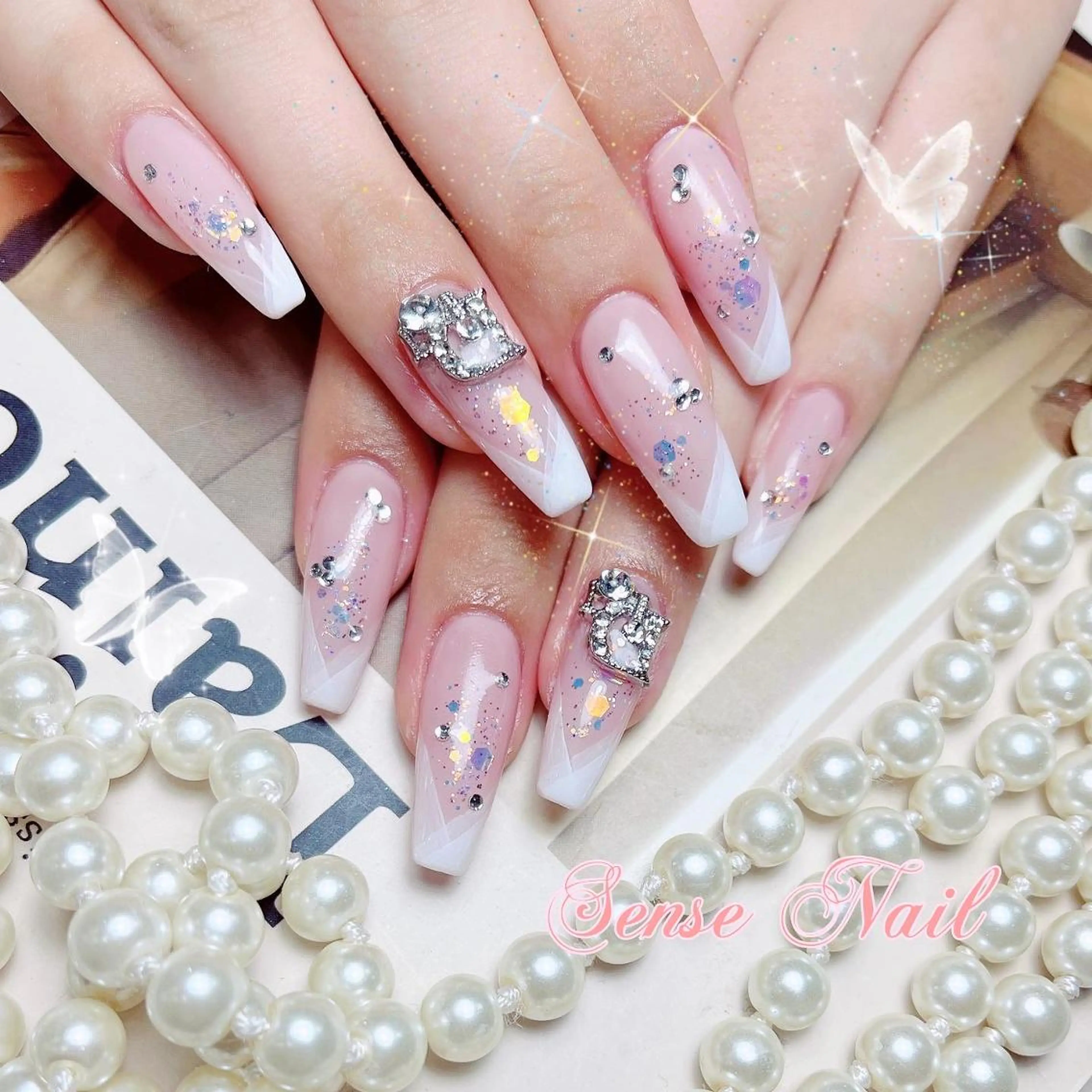 ネイル ハンドネイル 🦋 Queenieのネイルデザイン