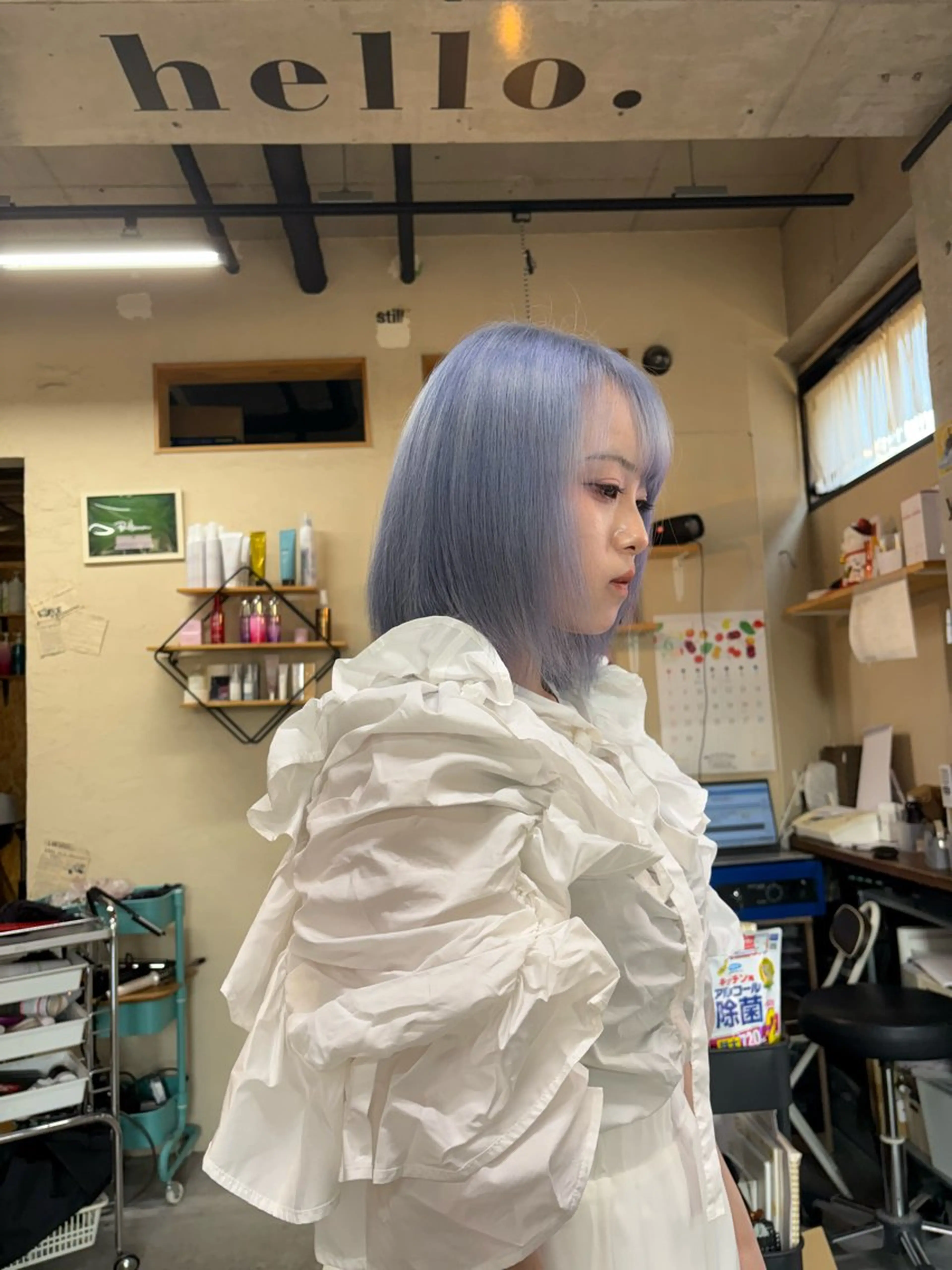 ショート カラー ブリーチ ブルーカラー ヘアカラー トリートメント SUONO所属・ブリーチムラ修正 /ハイトーン/青砥大のヘアスタイル