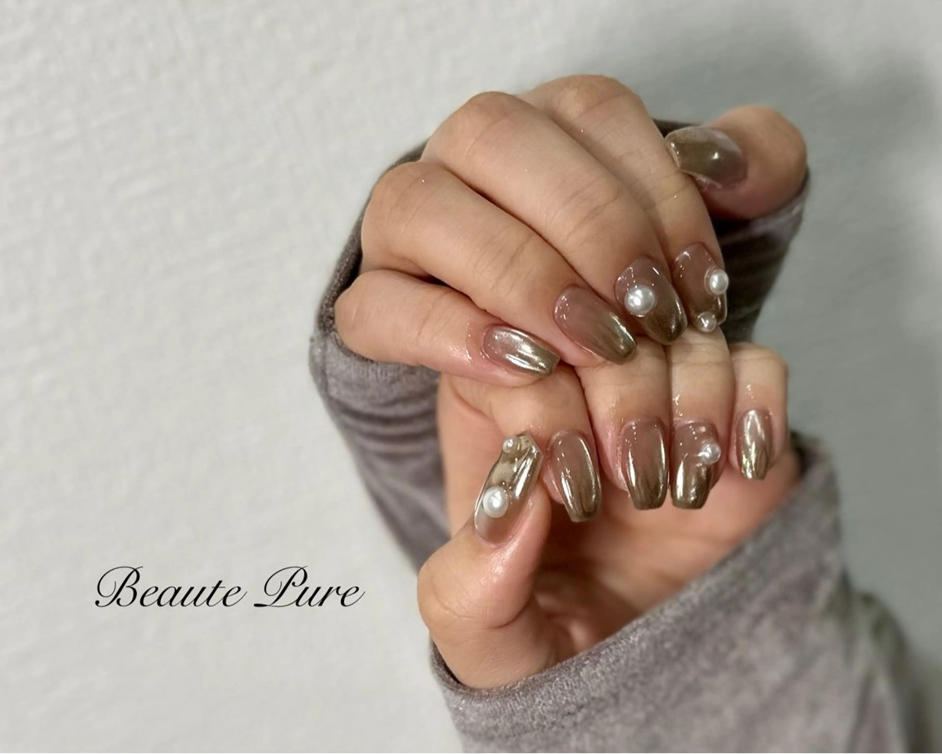 ネイル アートネイル グラデーション マグネットネイル ビー玉ネイル ミラーネイル ハンドネイル BeautePure Maiのネイルデザイン