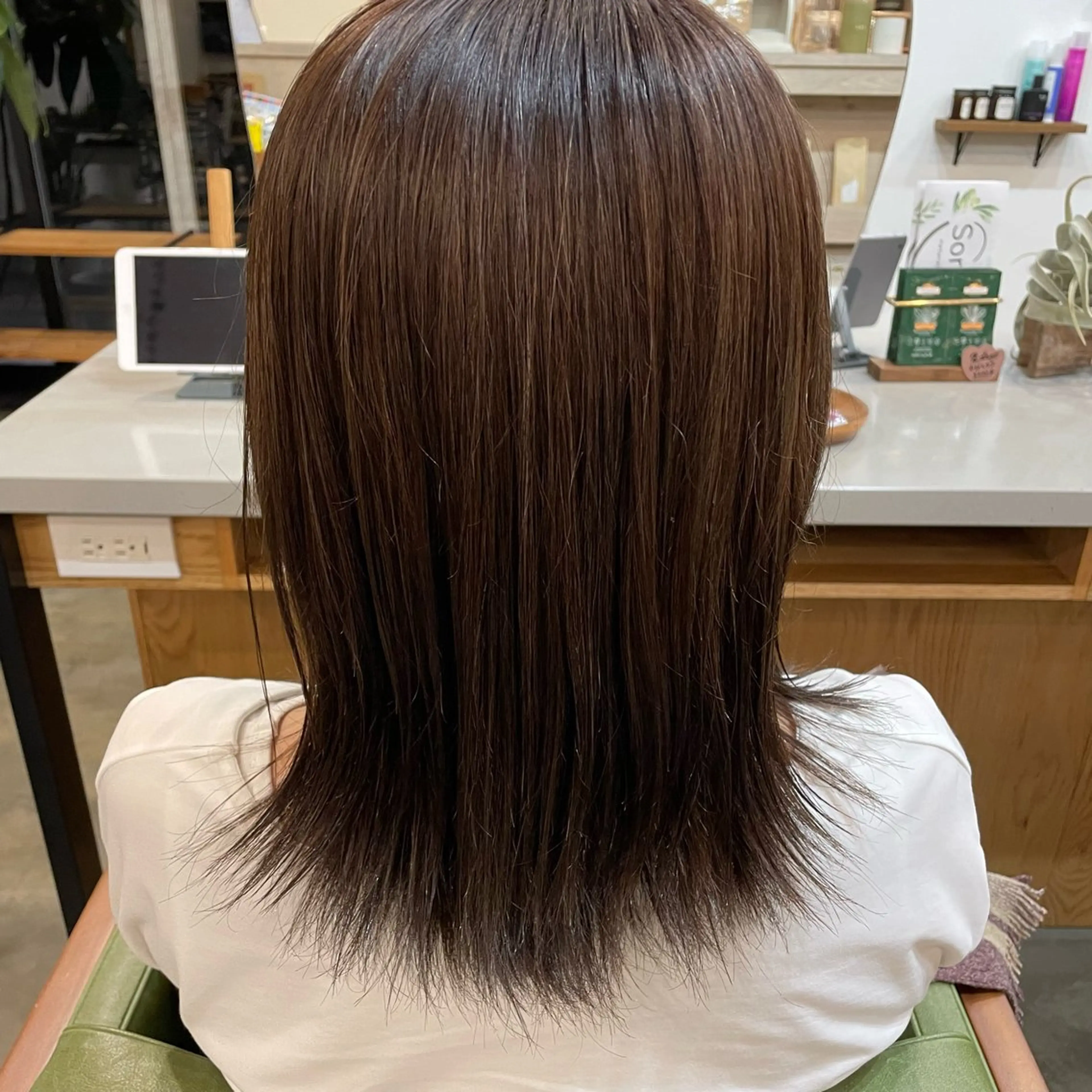 セミロング カラー アッシュ カット ヘアカラー トリートメント サイトウ アヤナのヘアスタイル