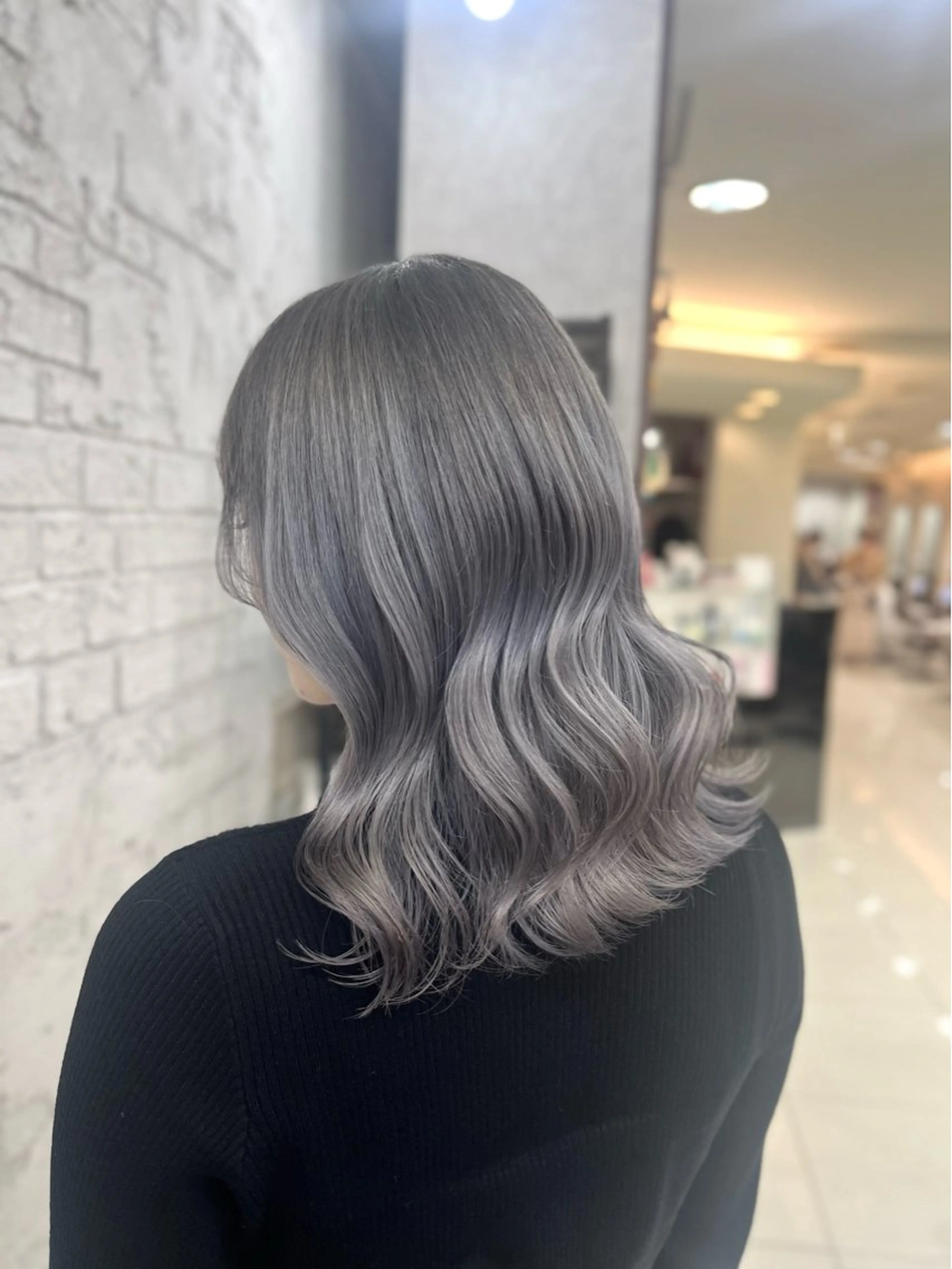 セミロング アッシュ 艶髪ブリーチカラー 💗manaka💗のヘアスタイル