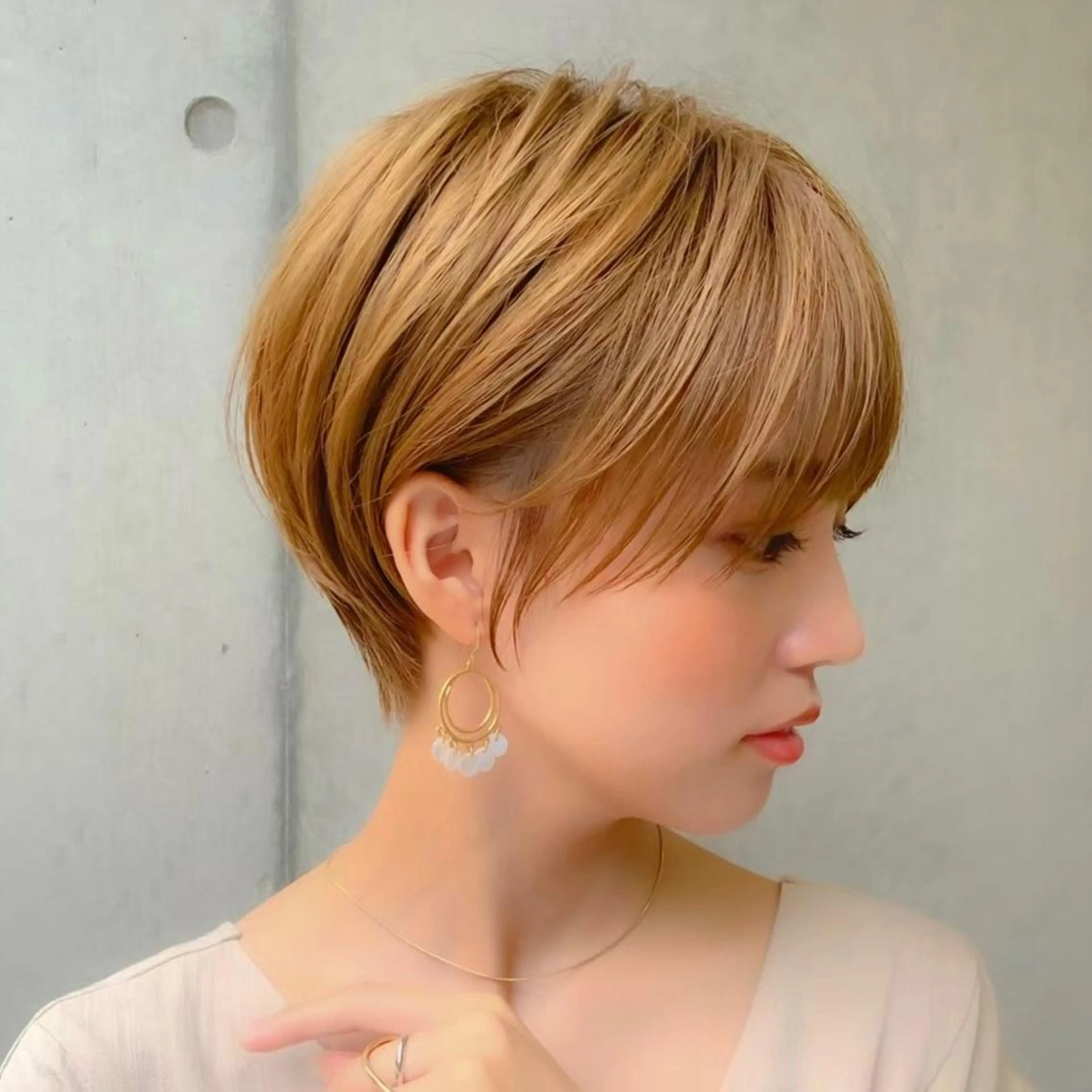 ショート 前下がりボブ ワンレンボブ アッシュ ボブ くせ毛 ヘアカラー トリートメント ヘッドスパ taiga ショート /レイヤー/矯正🌈のヘアスタイル