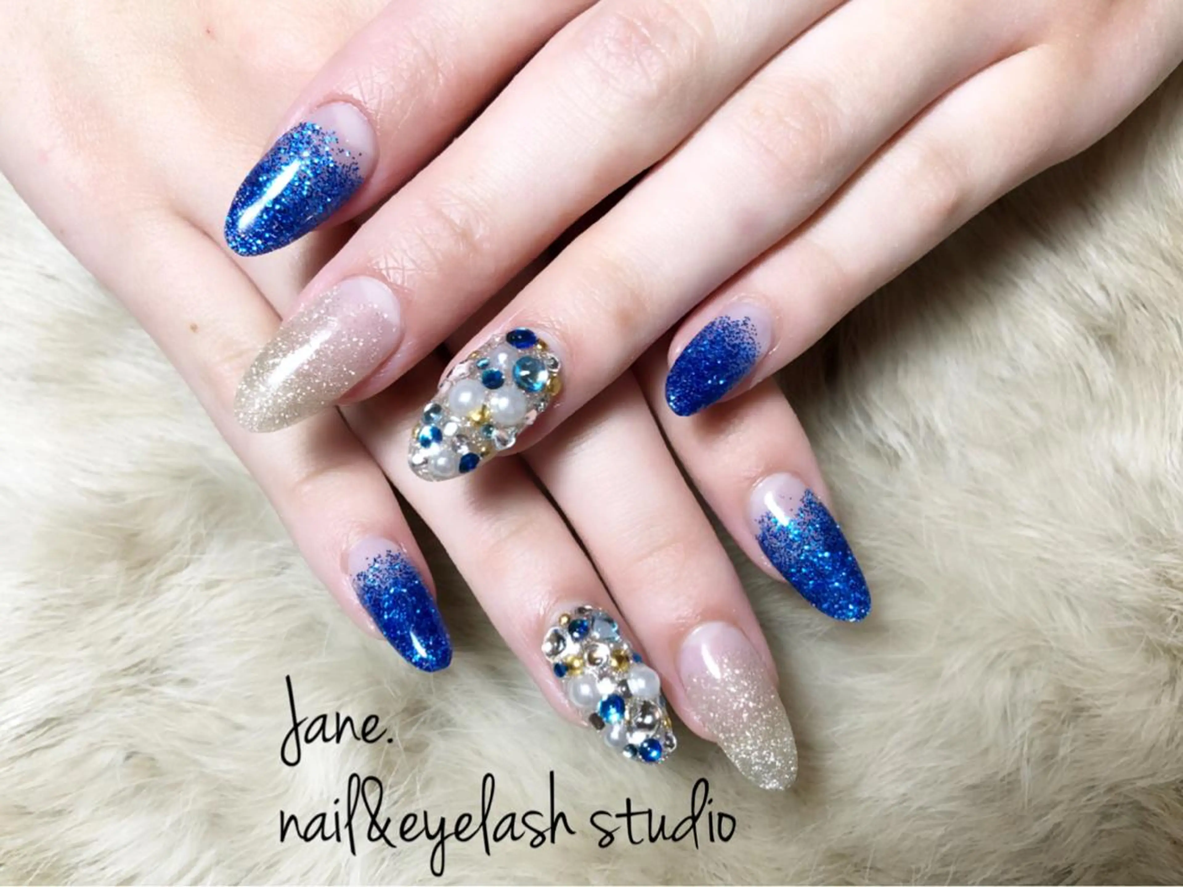 ネイル ハンドネイル Yakko pas á pasのネイルデザイン