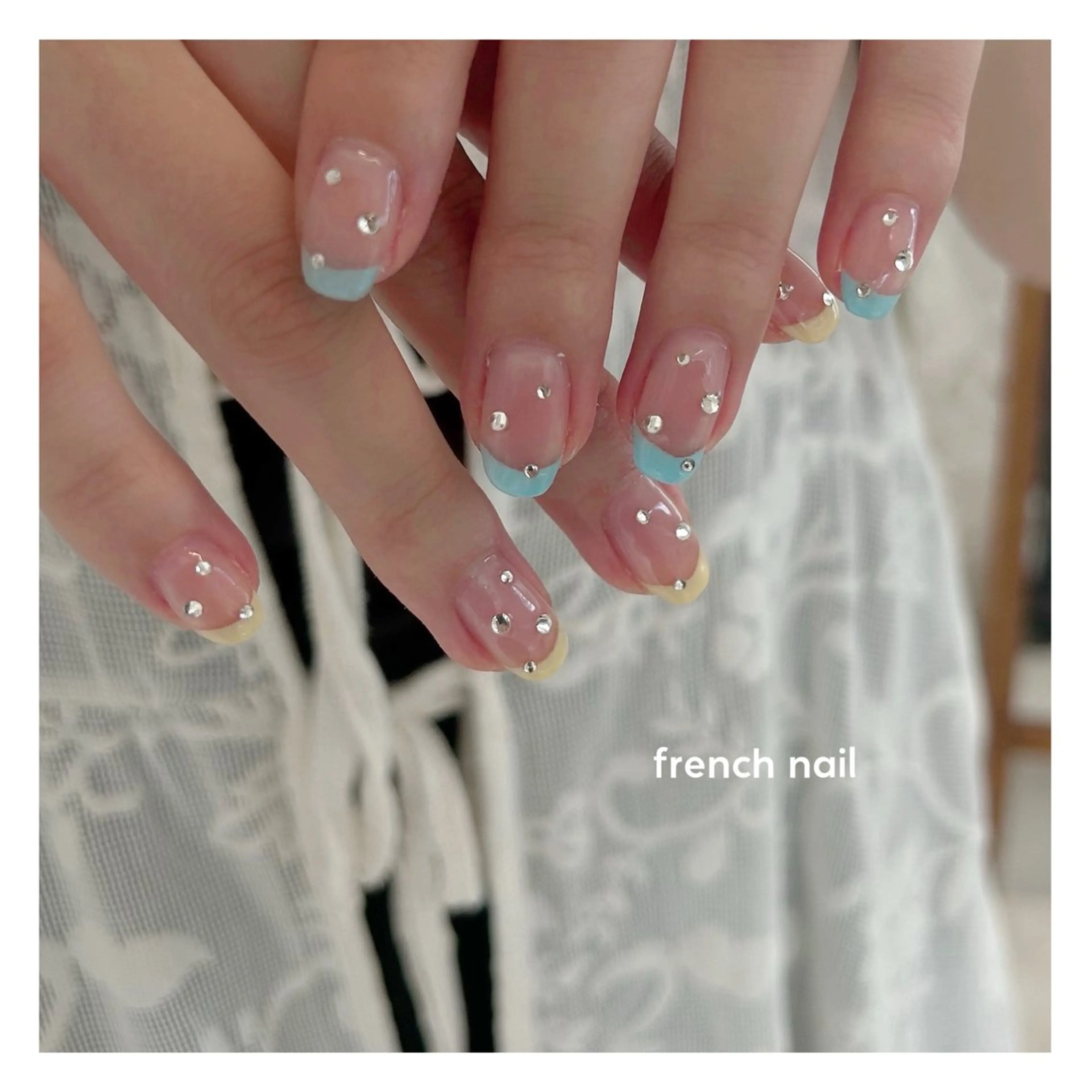 ネイル ブルー フレンチネイル パステルネイル 黄色 ハンドネイル ⭐︎ seira ⭐︎のマツエク・マツパデザイン