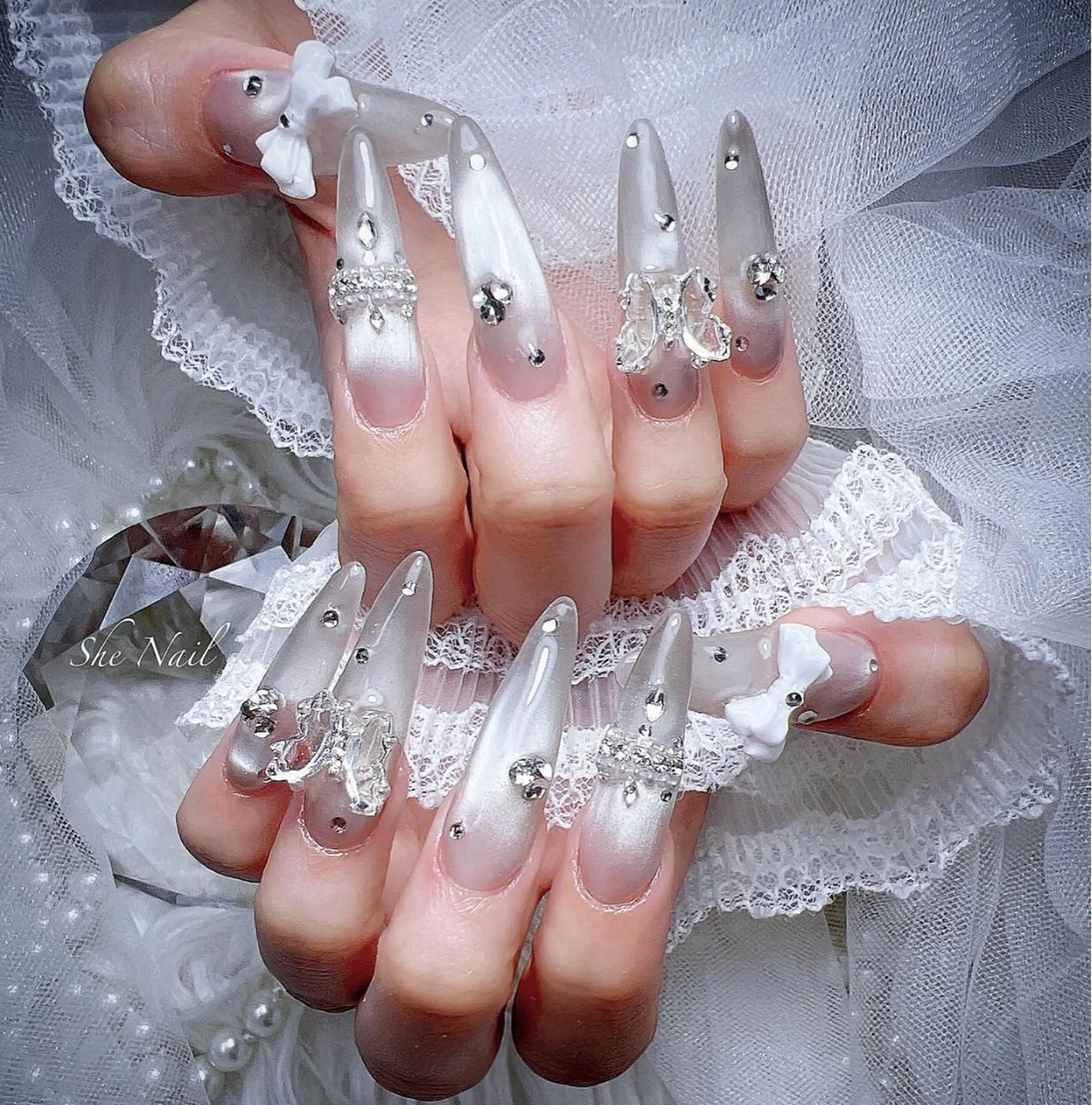 ネイル チークネイル 長さ出し 水色 マグネットネイル 持ち込み ハンドネイル She   Nail所属・ISA_ BELLAのネイルデザイン