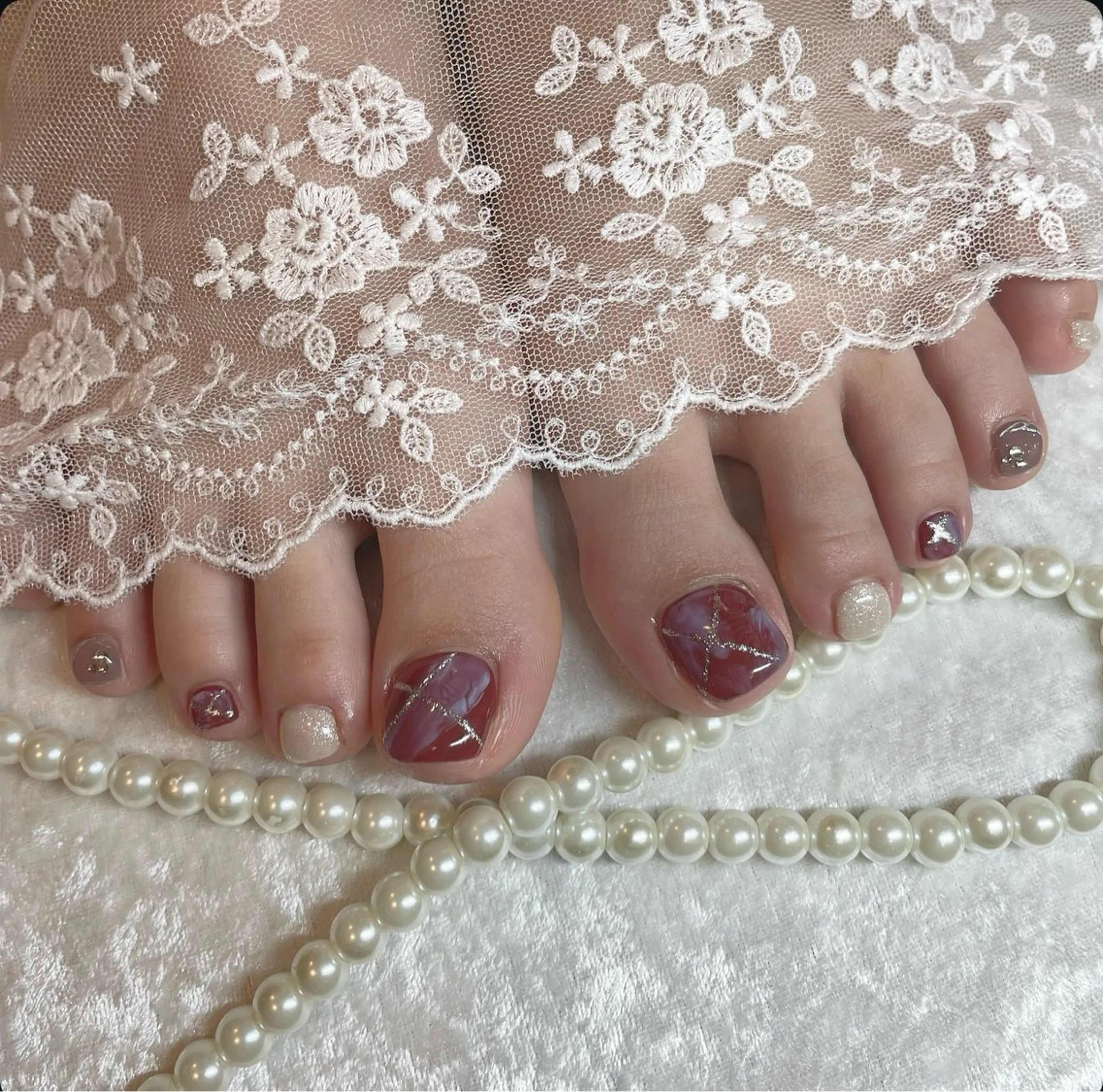 ネイル ジェルネイル 韓国ネイル 持ち込み ワンカラーネイル ワンホンネイル フットネイル fiore nail 🦋のネイルデザイン
