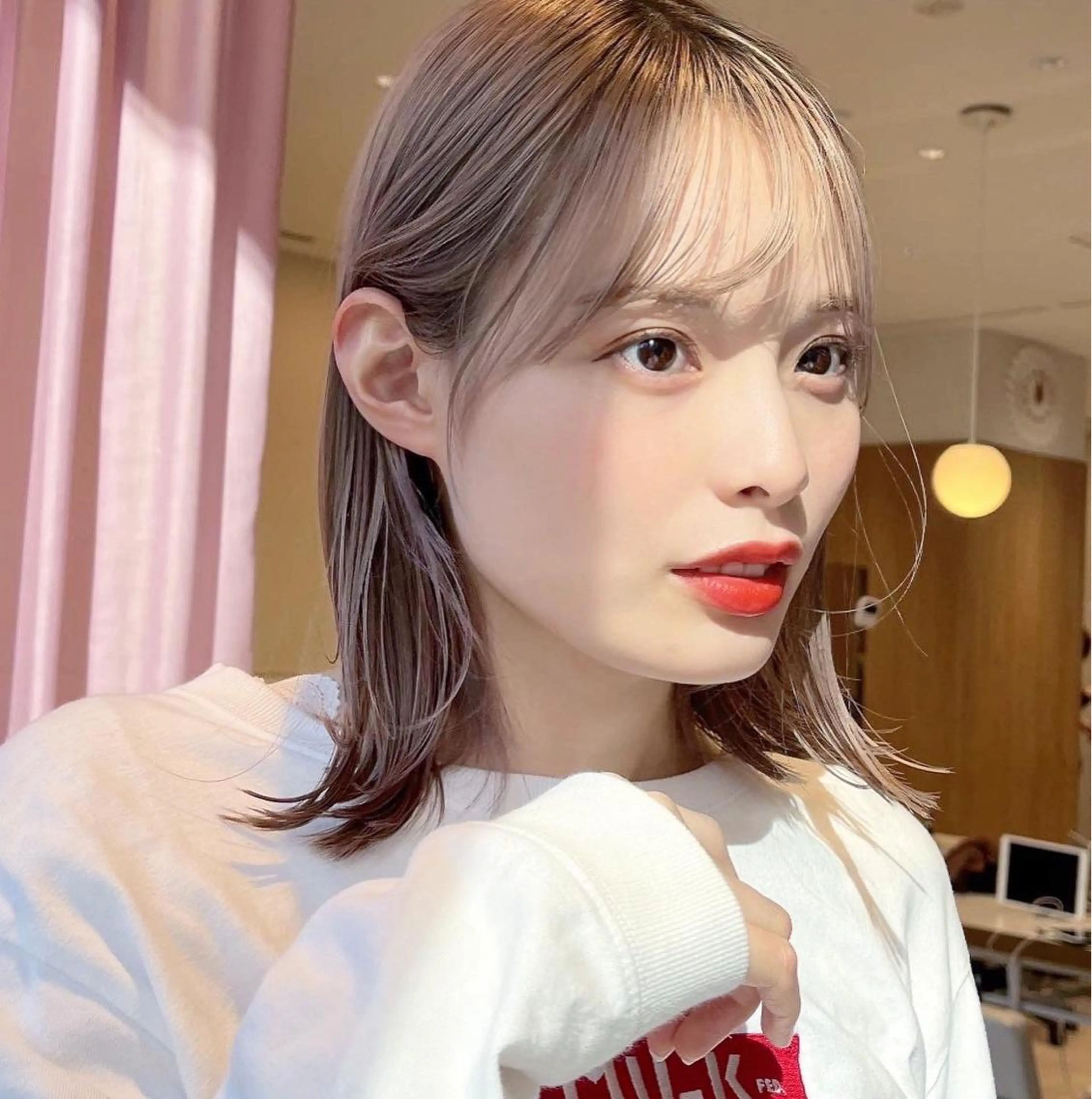 ショート カラー ブリーチ 韓国風ヘア 小顔カット カット ヘアカラー トリートメント レイヤー専門家 ダブルカラー修のヘアスタイル