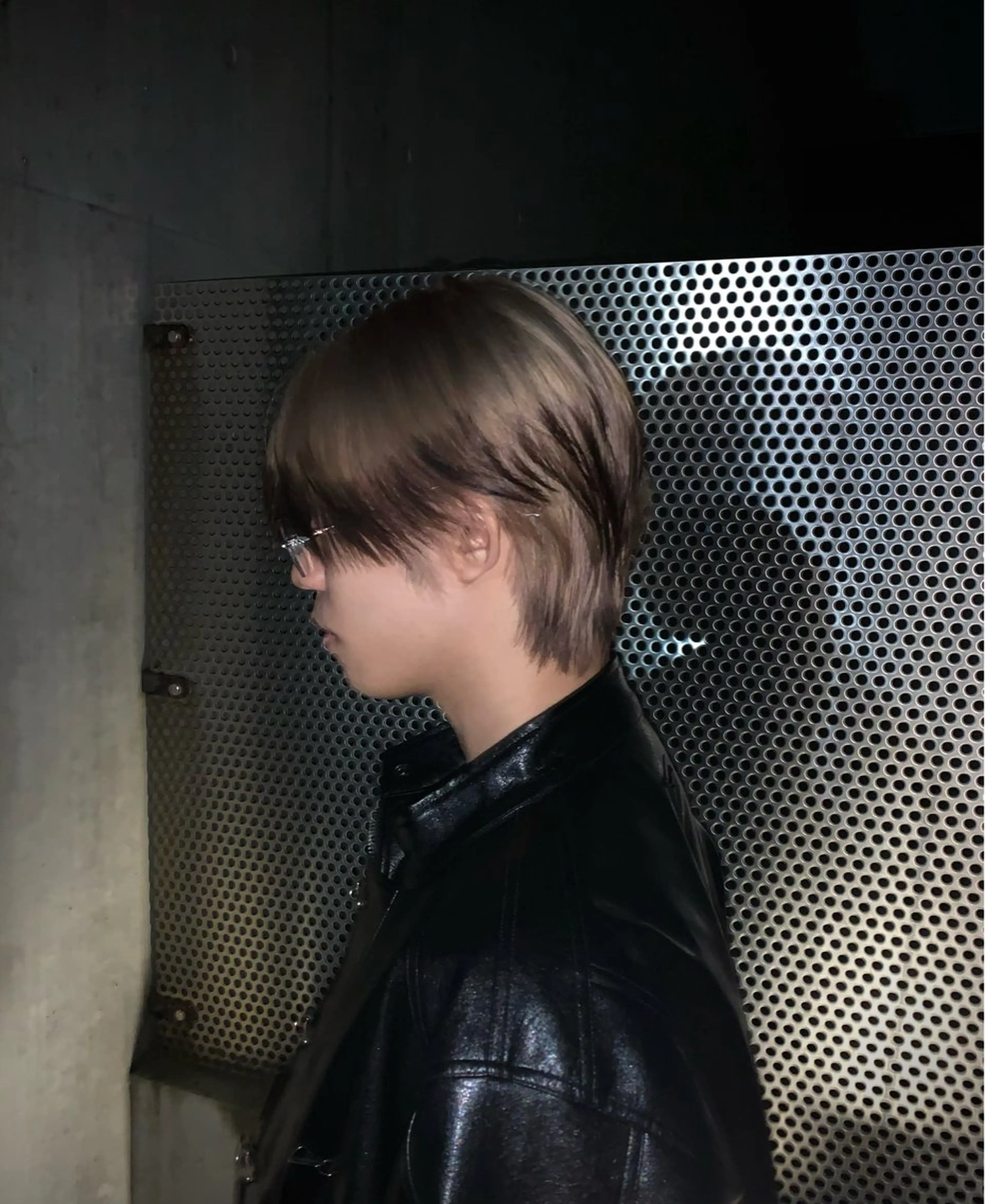 ショート カラー メンズ メンズウルフカット ベージュカラー 黒髪 ホワイトベージュ レイヤーカット カット ヘアカラー トリートメント y2k/グランジ/ shunのヘアスタイル