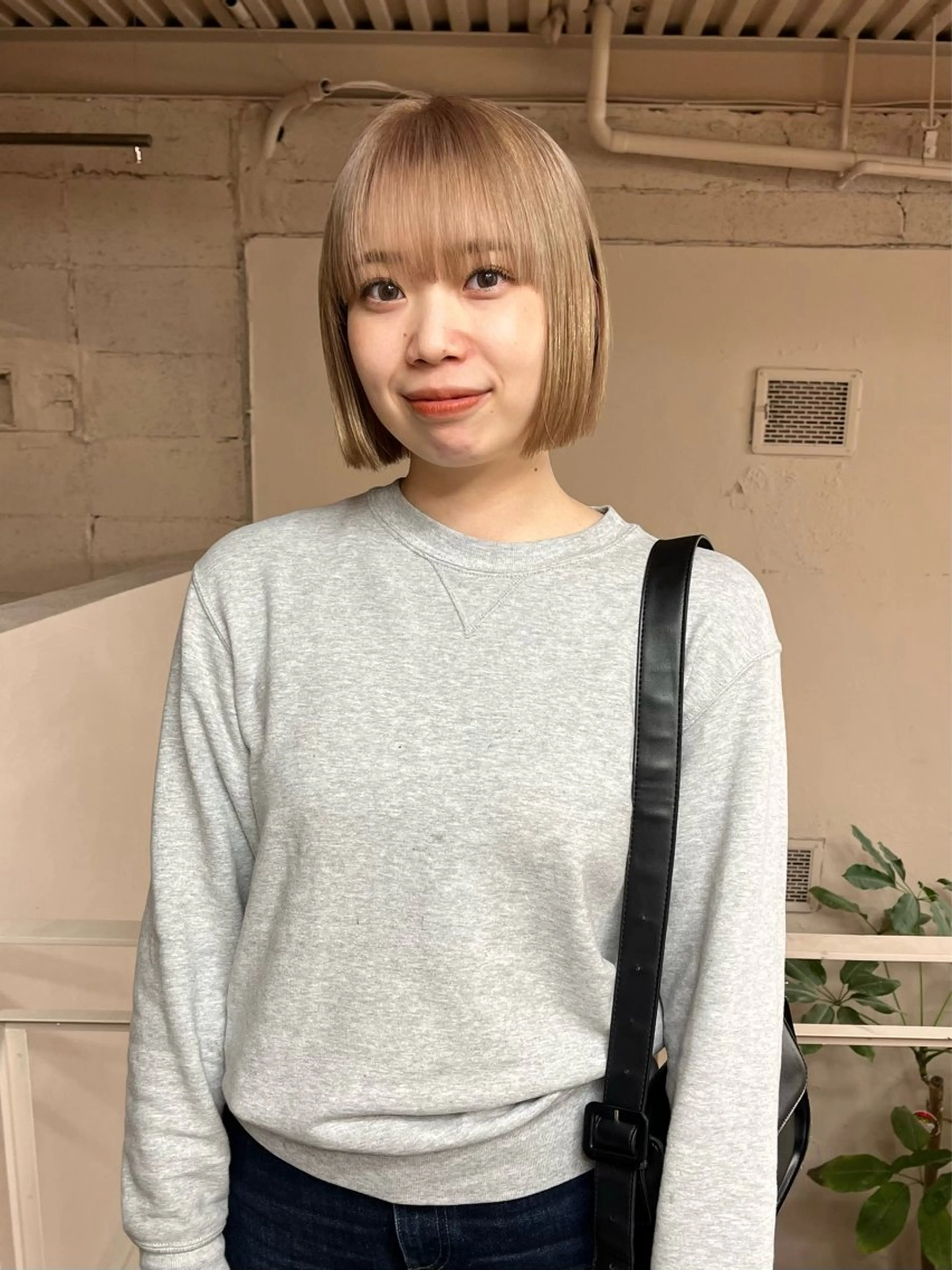 ミディアム ボブ カット ヘアカラー トリートメント iru所属・レイヤーカット/ ハイトーン/mikiのヘアスタイル