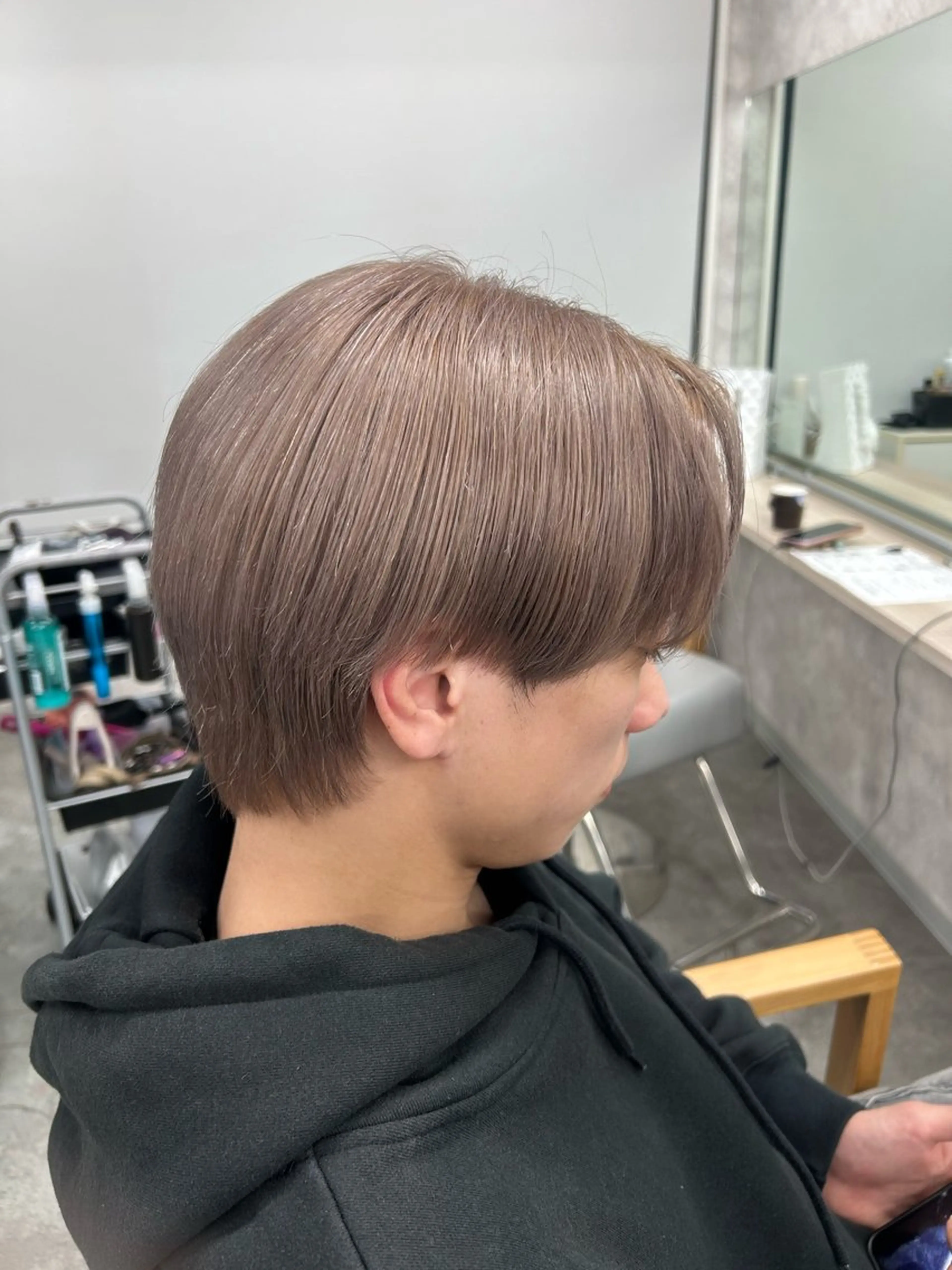 カラー メンズ 💗ツヤ髪ハイトーン 💗RIKOのヘアスタイル