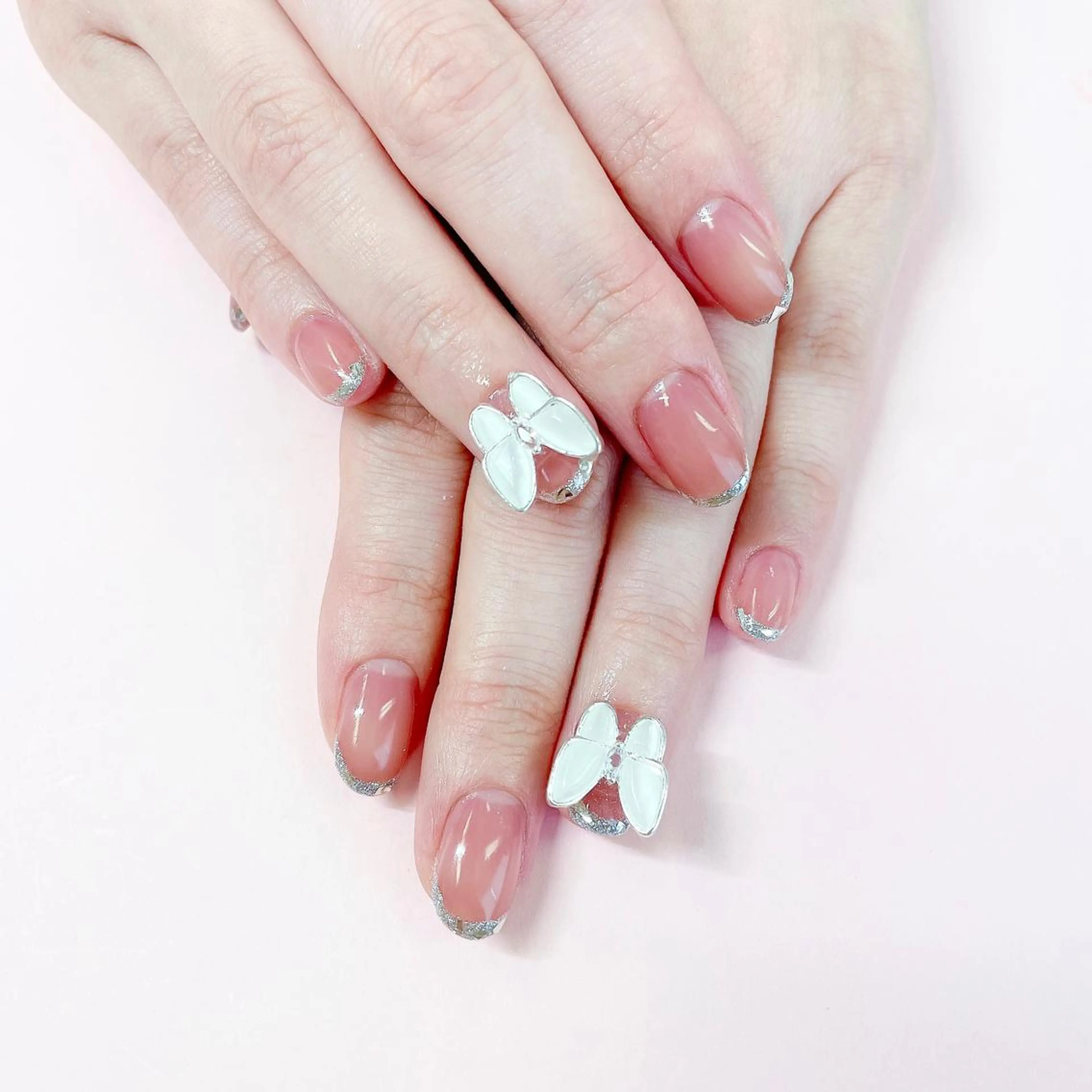 ネイル フレンチネイル ガラスフレンチ ハンドネイル 大阪福島 韓国まつげ Sayaka🤍🐩のマツエク・マツパデザイン