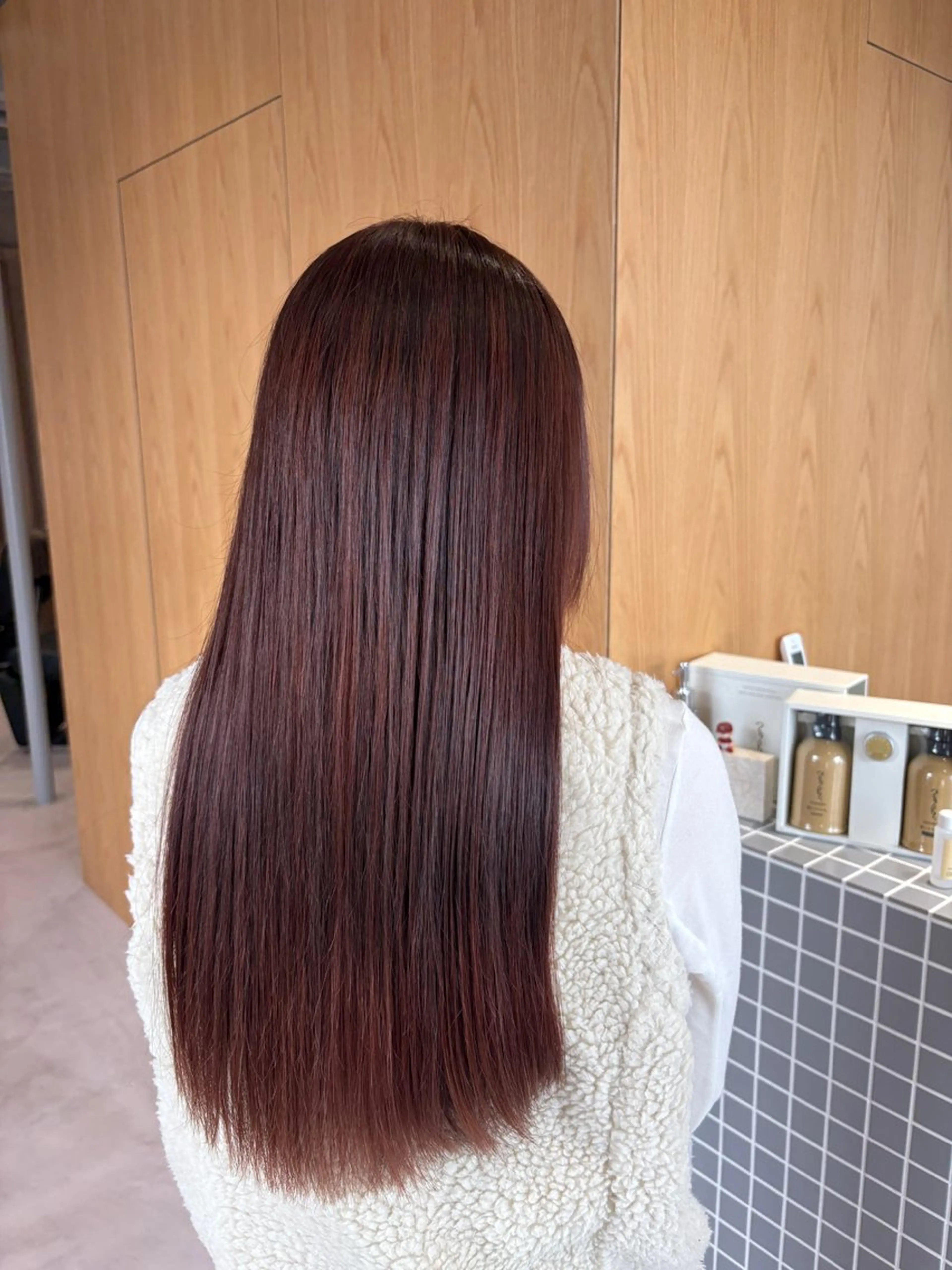 ロング ヘアカラー 井山 葵のヘアスタイル