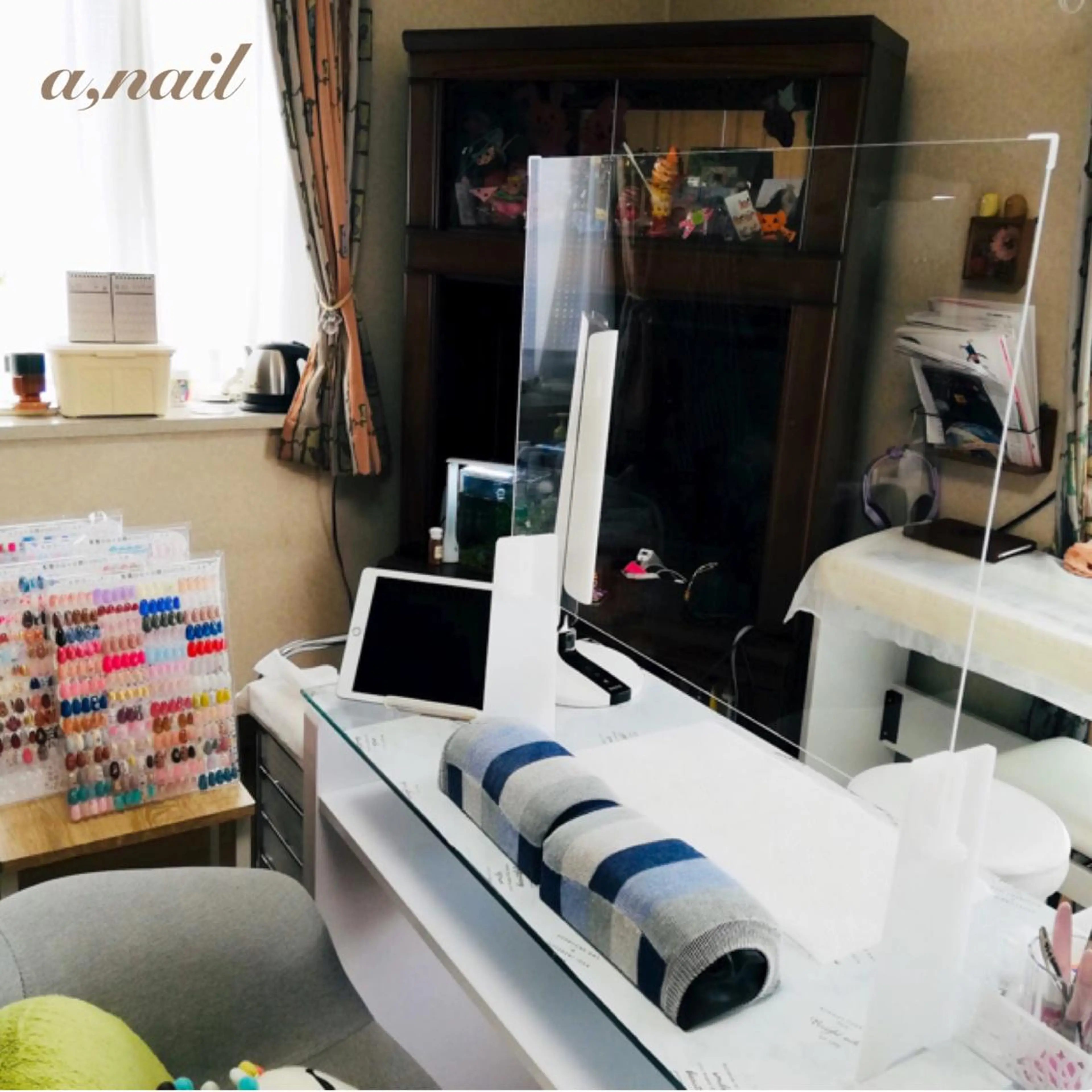 ネイル フットネイル ジェルネイル グラデーション オフィスネイル ワンカラーネイル ネイルサロン エーネイルのネイルデザイン