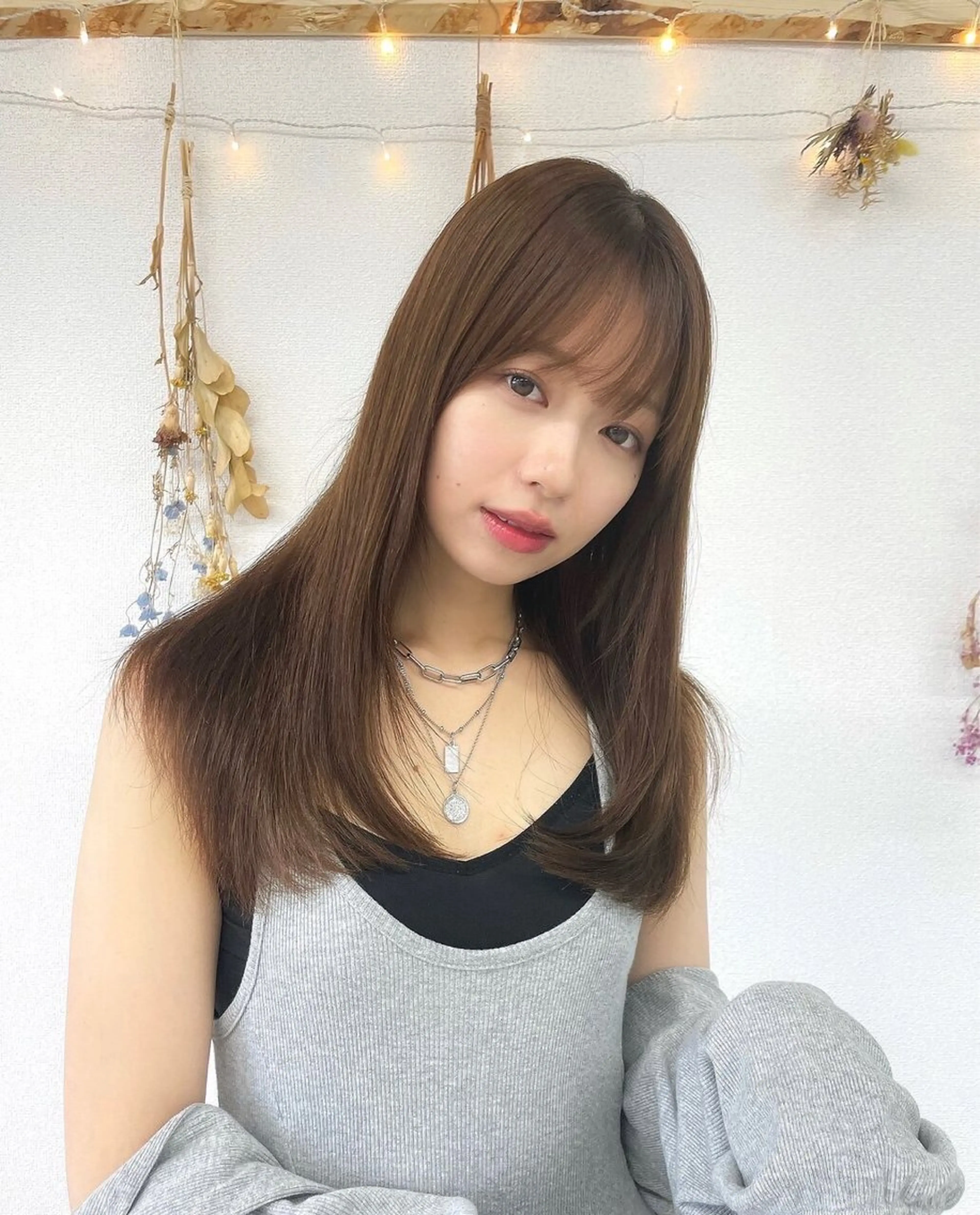 セミロング カラー Li'a【リア】 Sanaのヘアスタイル