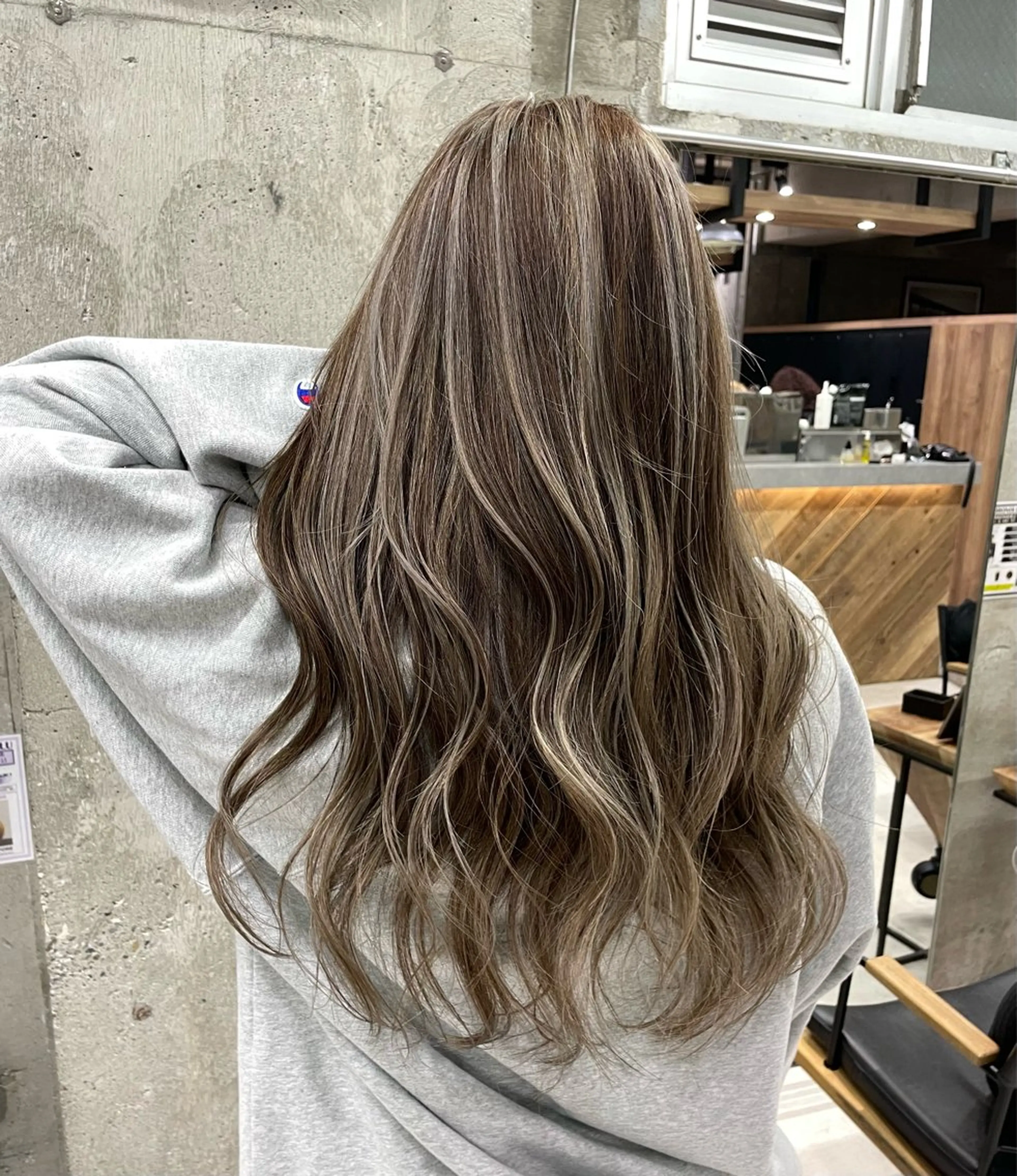 【今だけ限定】　人気no1ホワイト系ハイライトカラー＋カット🤍　（カット＋ケアブリーチ込み✨）の写真