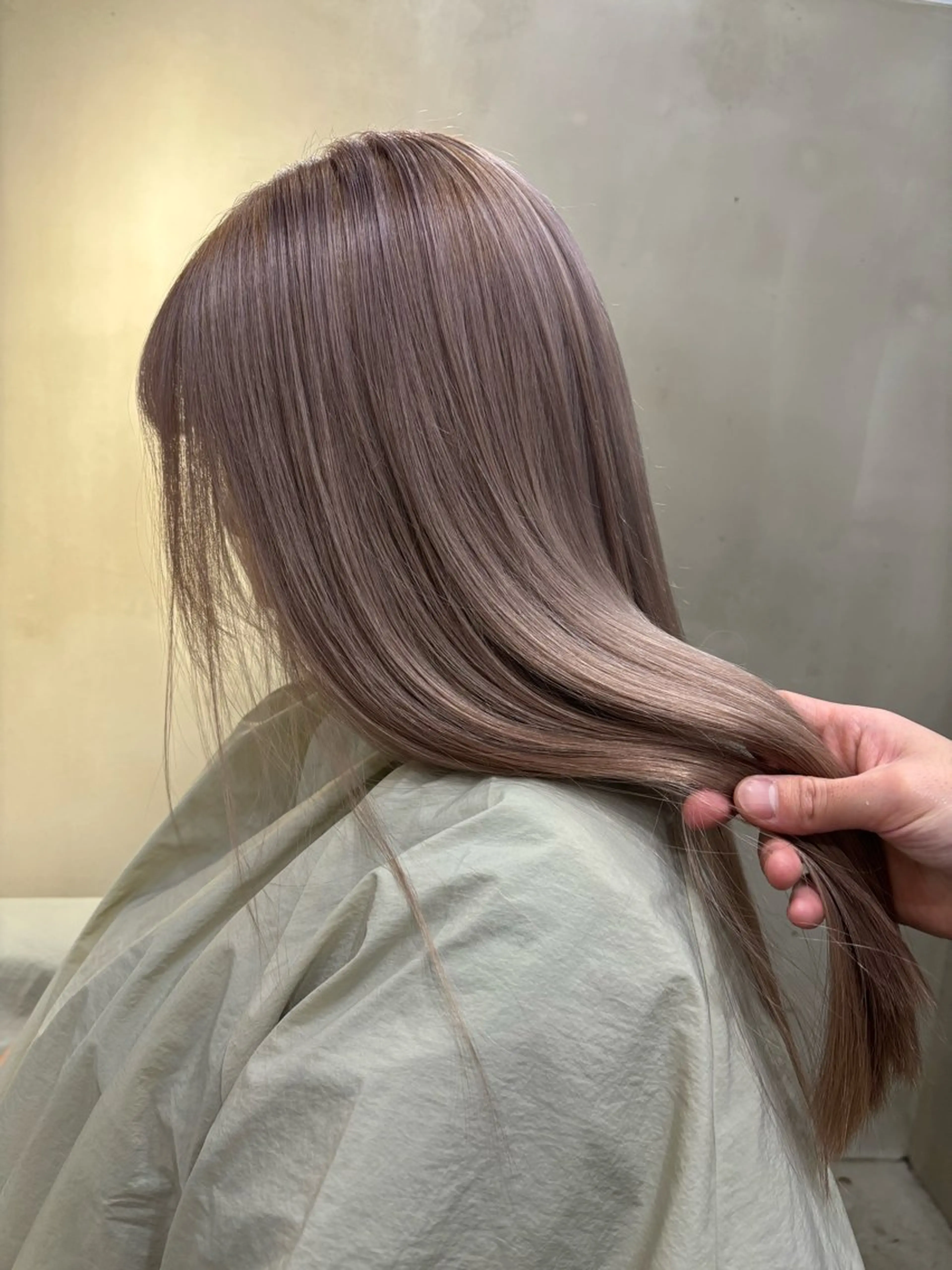 セミロング カラー ベージュカラー ミルクティーベージュ ヘアカラー VOYAGE所属・中園康 /カラー/ブリーチのヘアスタイル