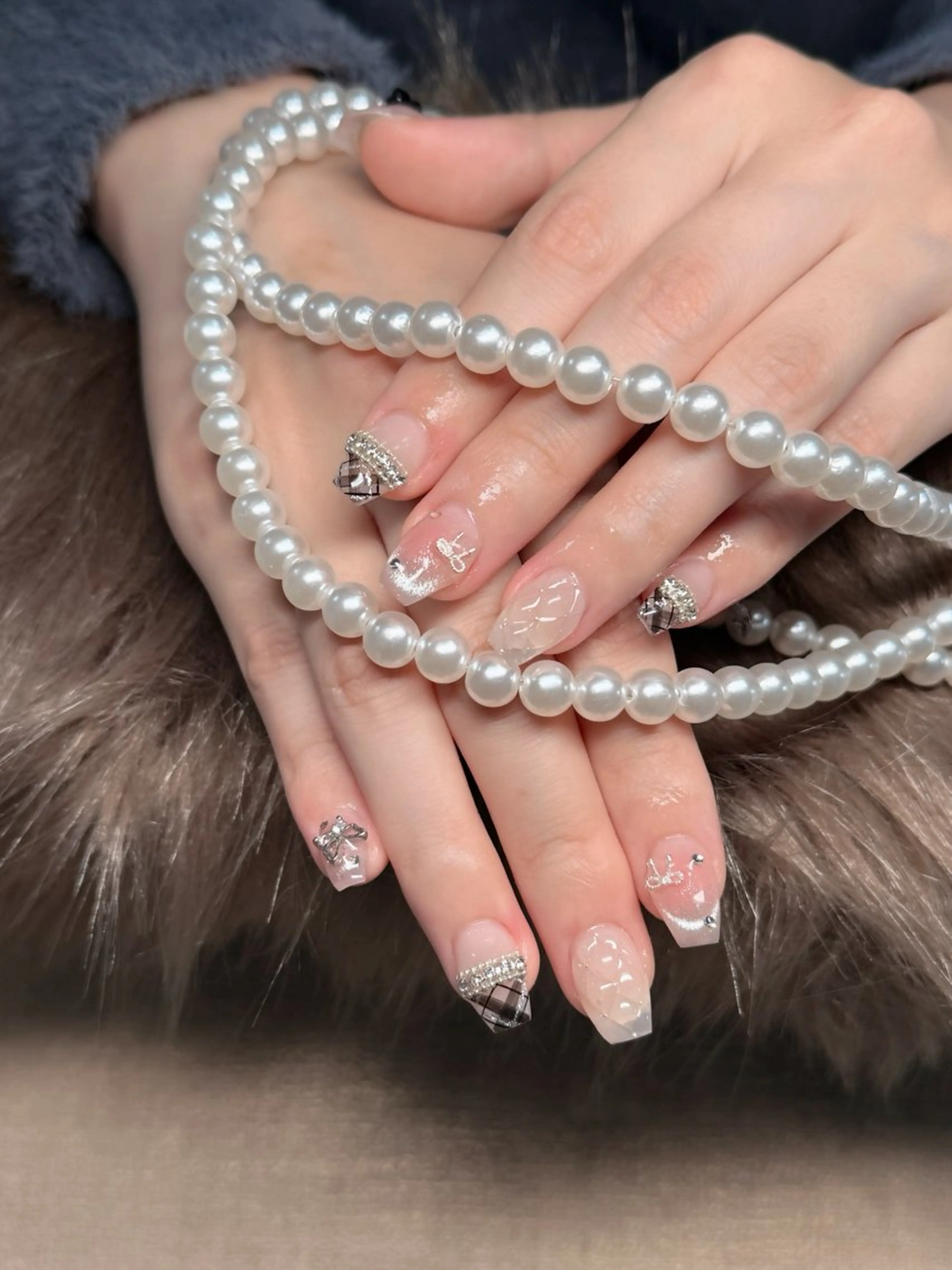 ネイル フレンチネイル ジェルネイル ガラスフレンチ ハロウィン ハート ハンドネイル H.baby Nail Salonのネイルデザイン