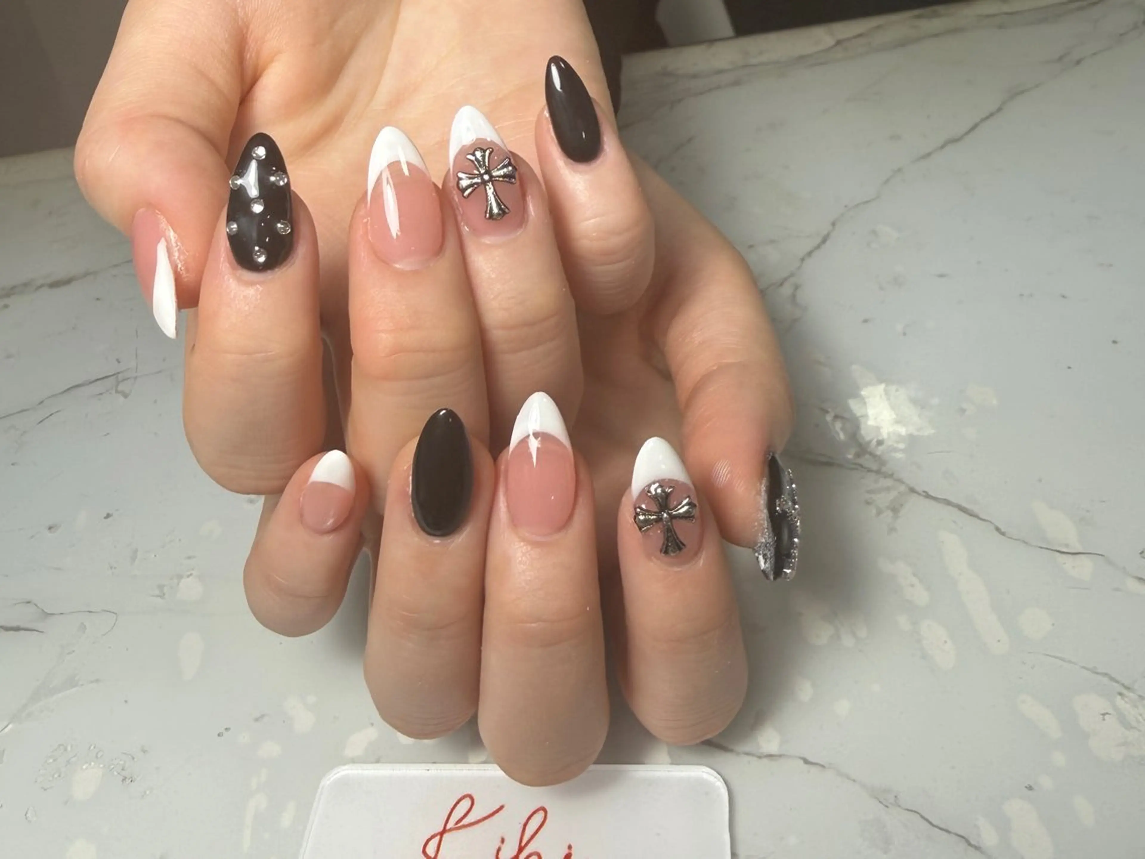 ネイル アートネイル フレンチネイル ジェルネイル グラデーション 韓国ネイル ハンドネイル さくら💮💮 【オフ無料】のネイルデザイン