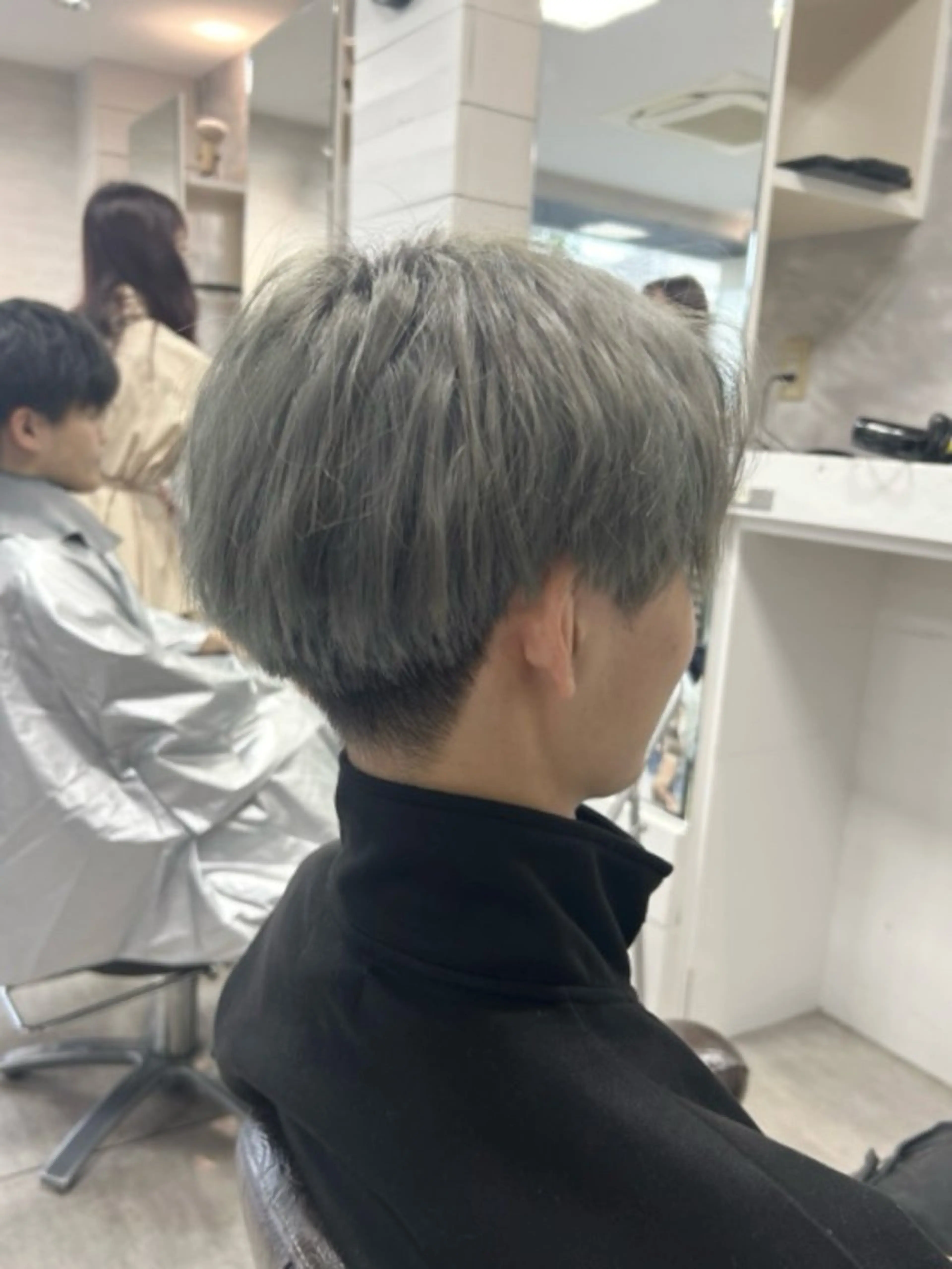 メンズダブルカラー(ケアブリーチ＋ワンカラー)の写真