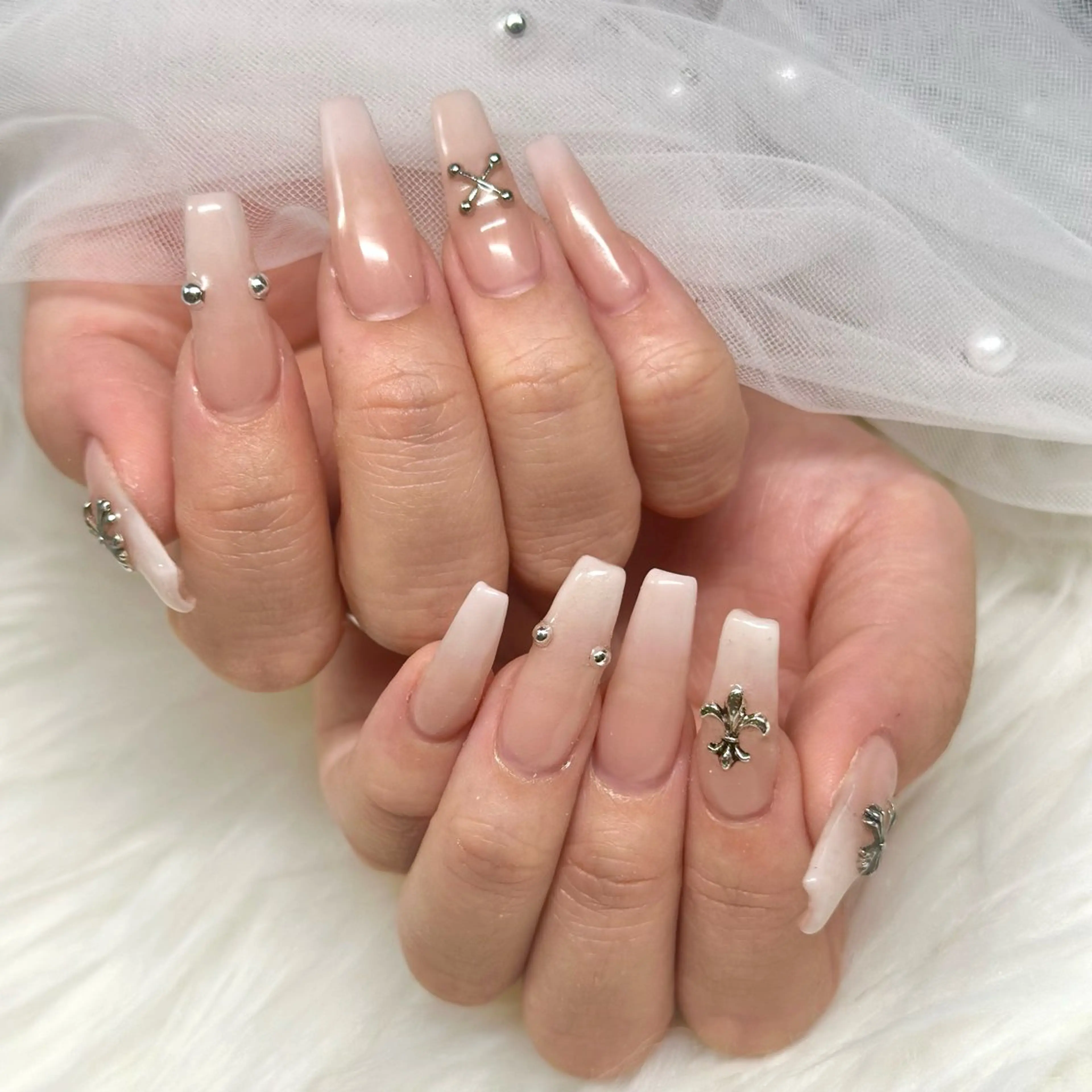 ネイル MIGHTY COLORのネイルデザイン