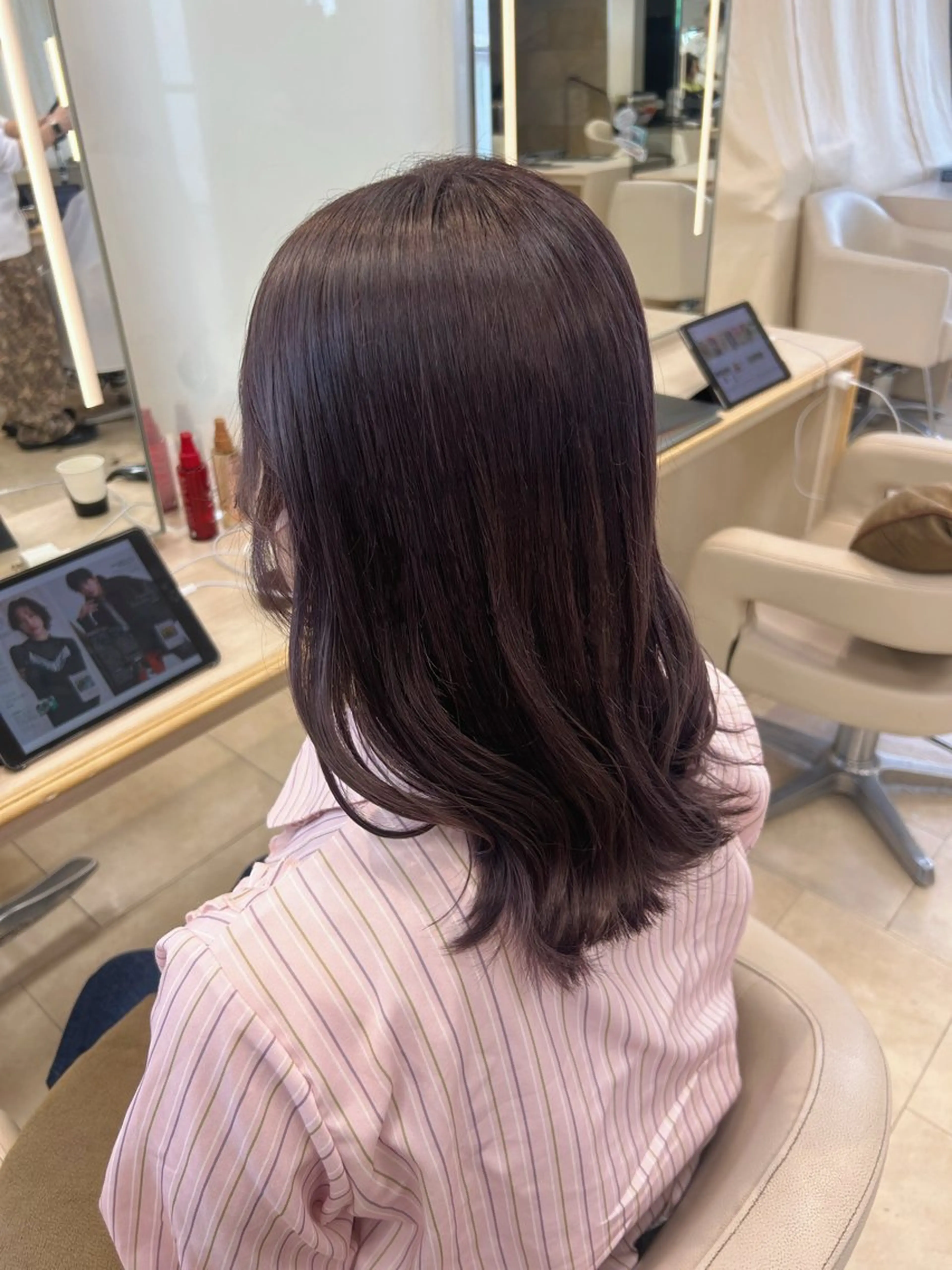 セミロング ヘアカラー トリートメント ツヤ感／似合わせ カラー🌿yuiのヘアスタイル