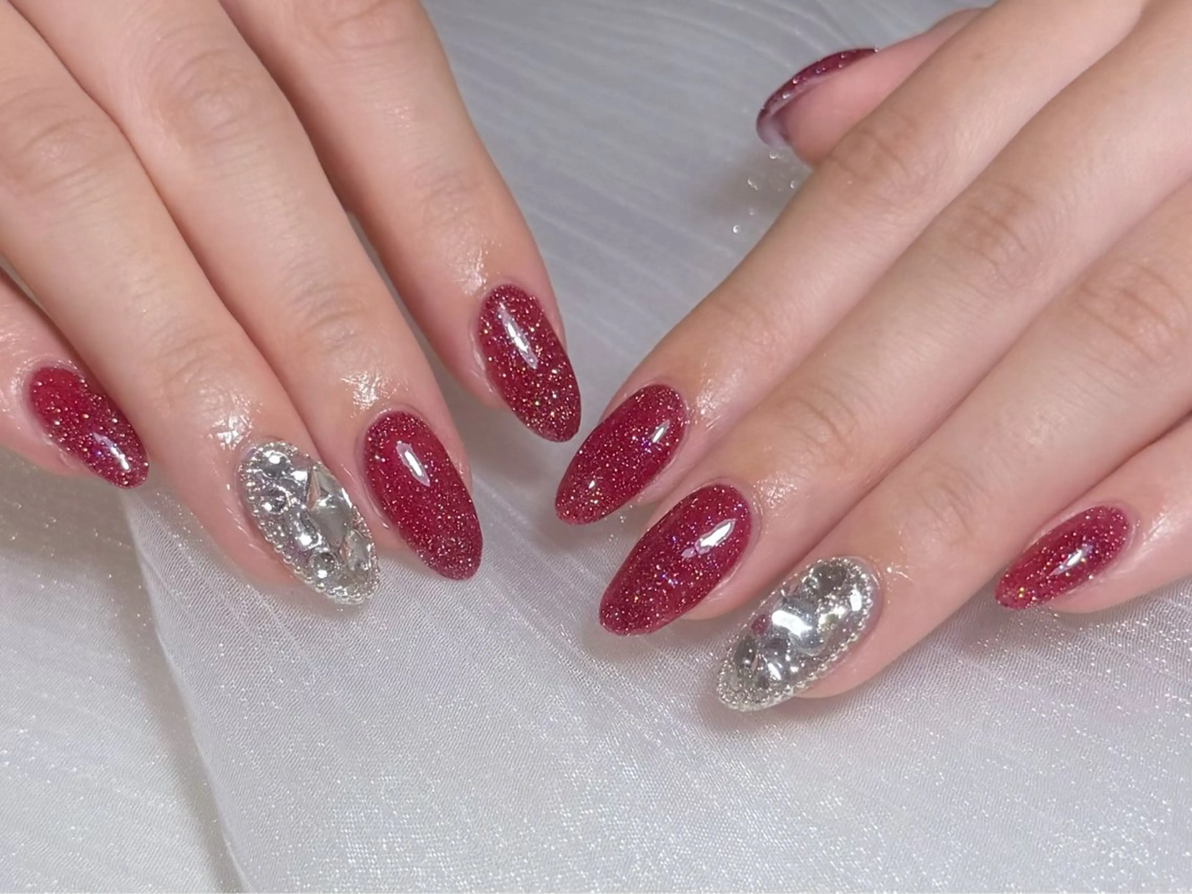 ネイル アートネイル オーロラネイル ガーリー キラキラネイル 韓国ネイル ハンドネイル hijiri 💅のネイルデザイン