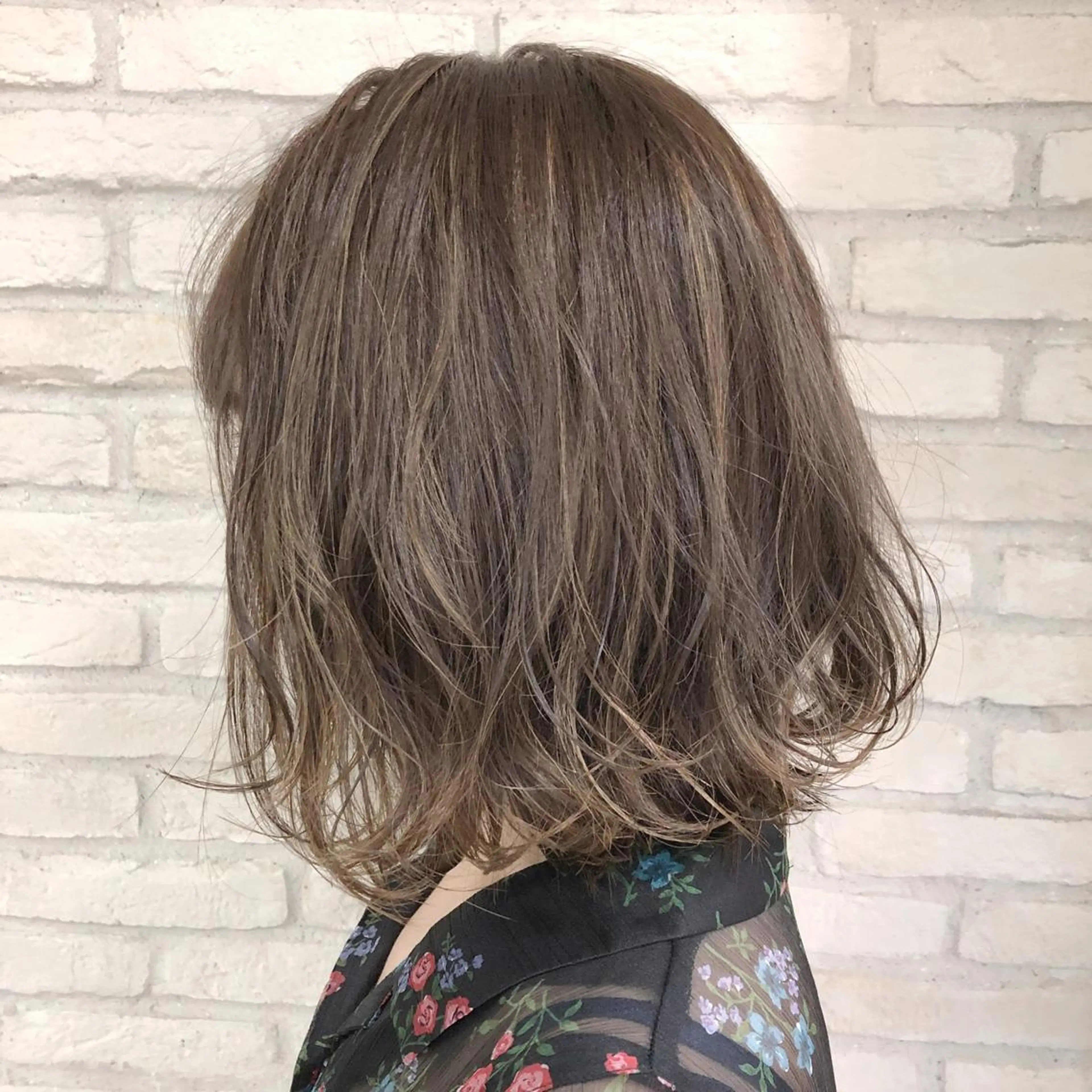 セミロング カラー ベージュカラー ミルクティーベージュ HAUS 片山みほのヘアスタイル