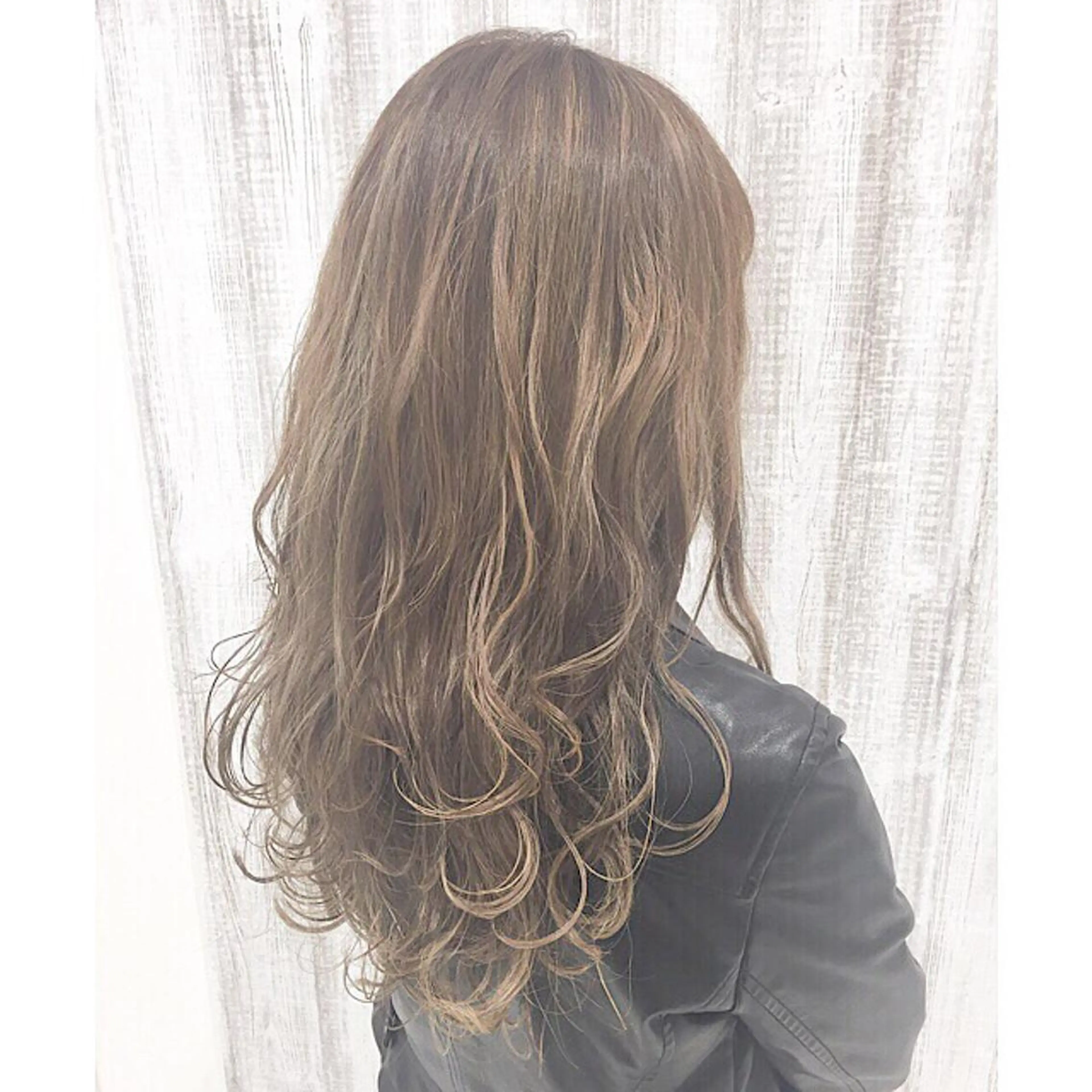 ［   ハイライト＋透明感カラー＋保護トリートメント12450円   ］の写真