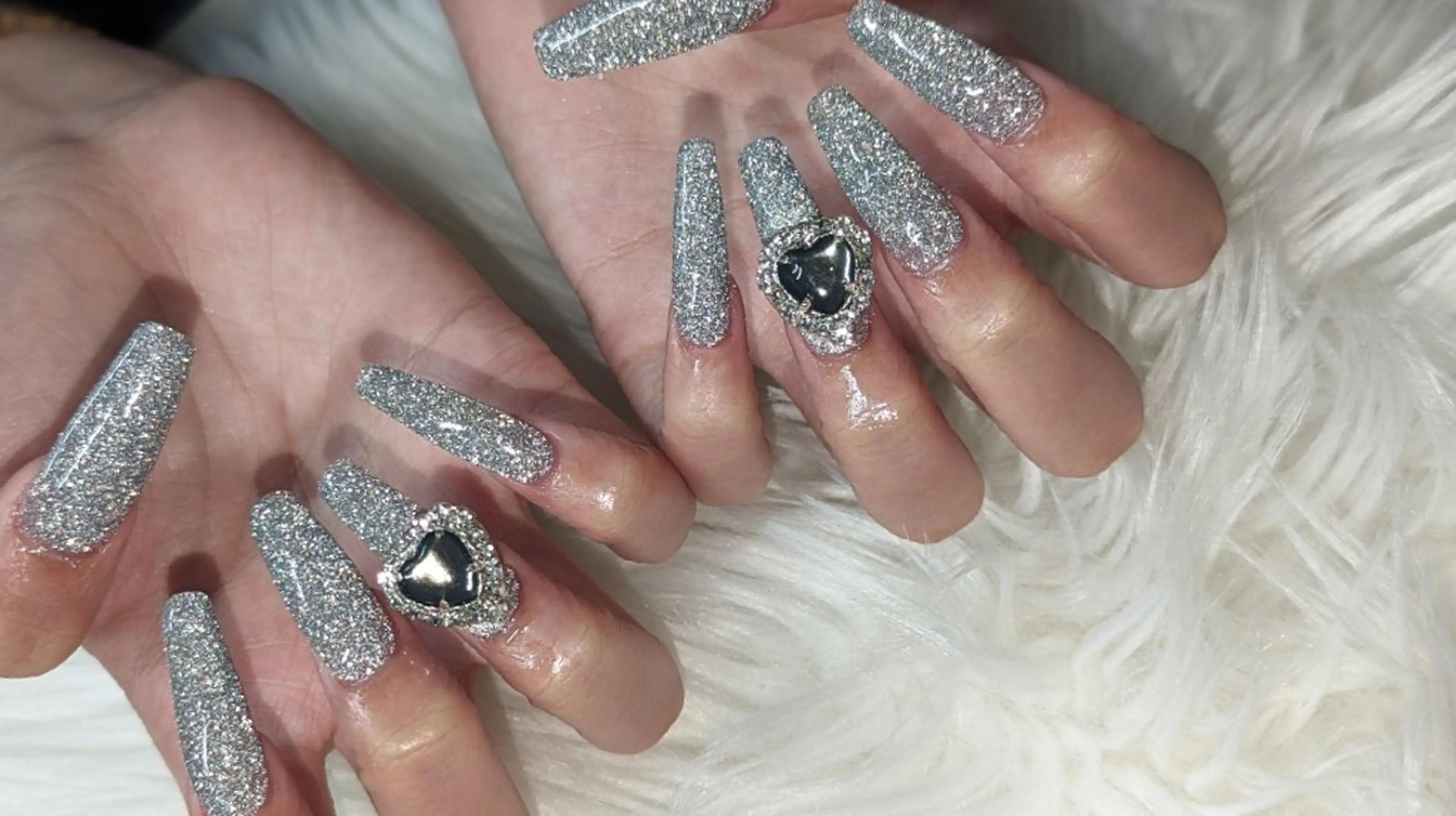 ネイル キラキラネイル ハンドネイル Nail SIRANGANAのネイルデザイン