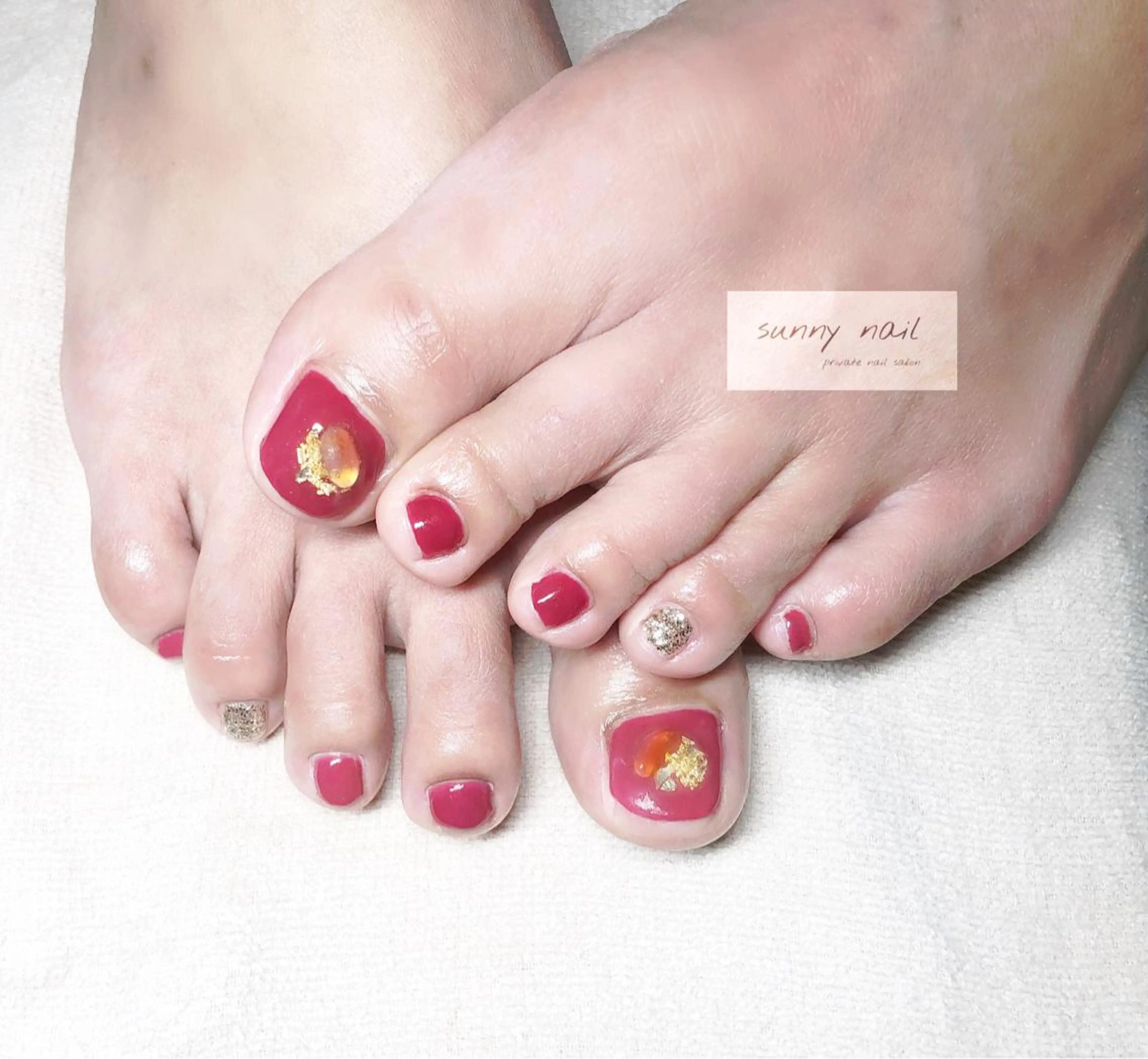 ネイル ボルドー カジュアル フットネイル ジェルネイル ニュアンスネイル sunny nailのネイルデザイン