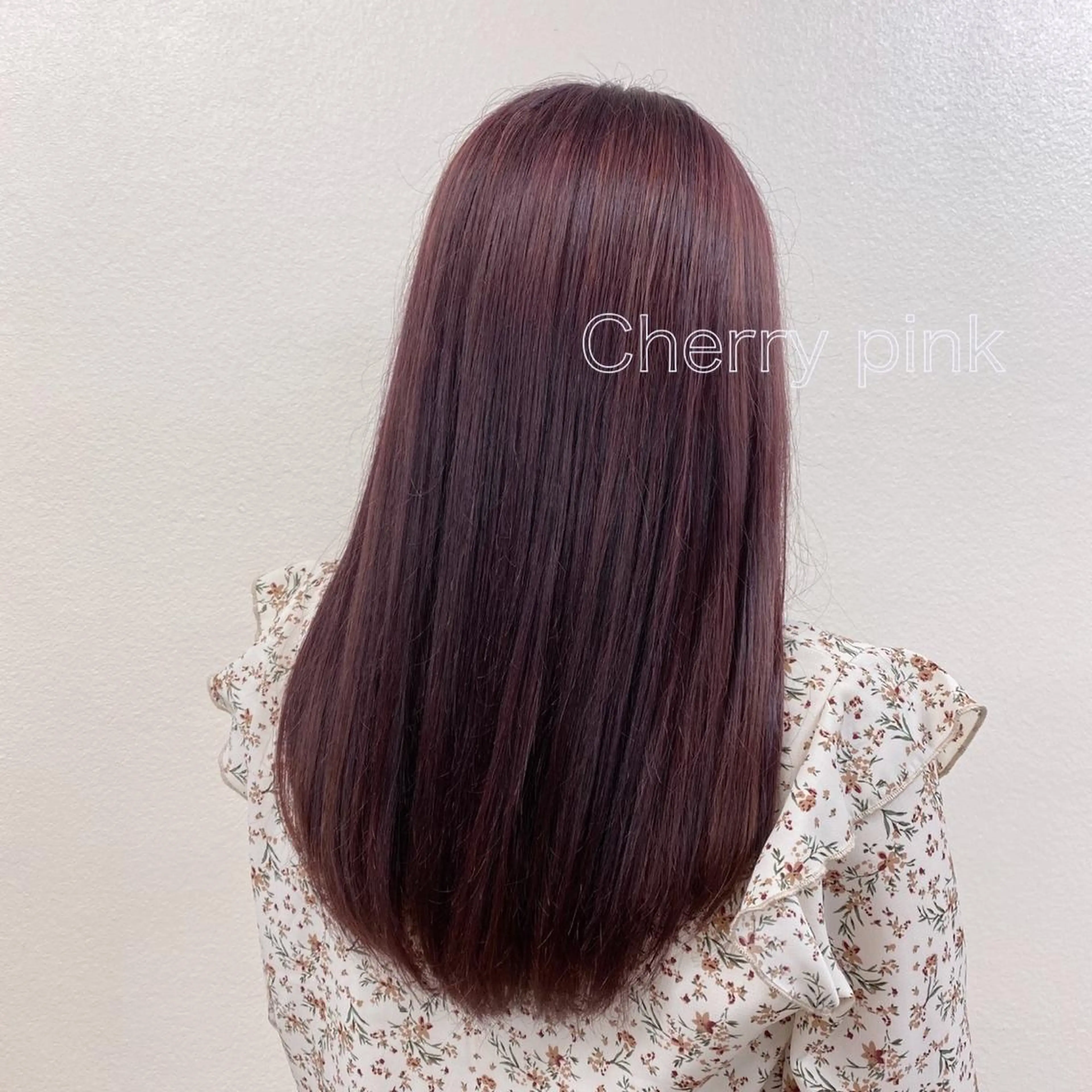 ロング カラー ヘアアレンジ ネイル マツエク・マツパ 透明感カラー ピンクカラー カラーマツエク ピンク 韓国レイヤー🕊️ 柔らかベージュ🧸のヘアスタイル