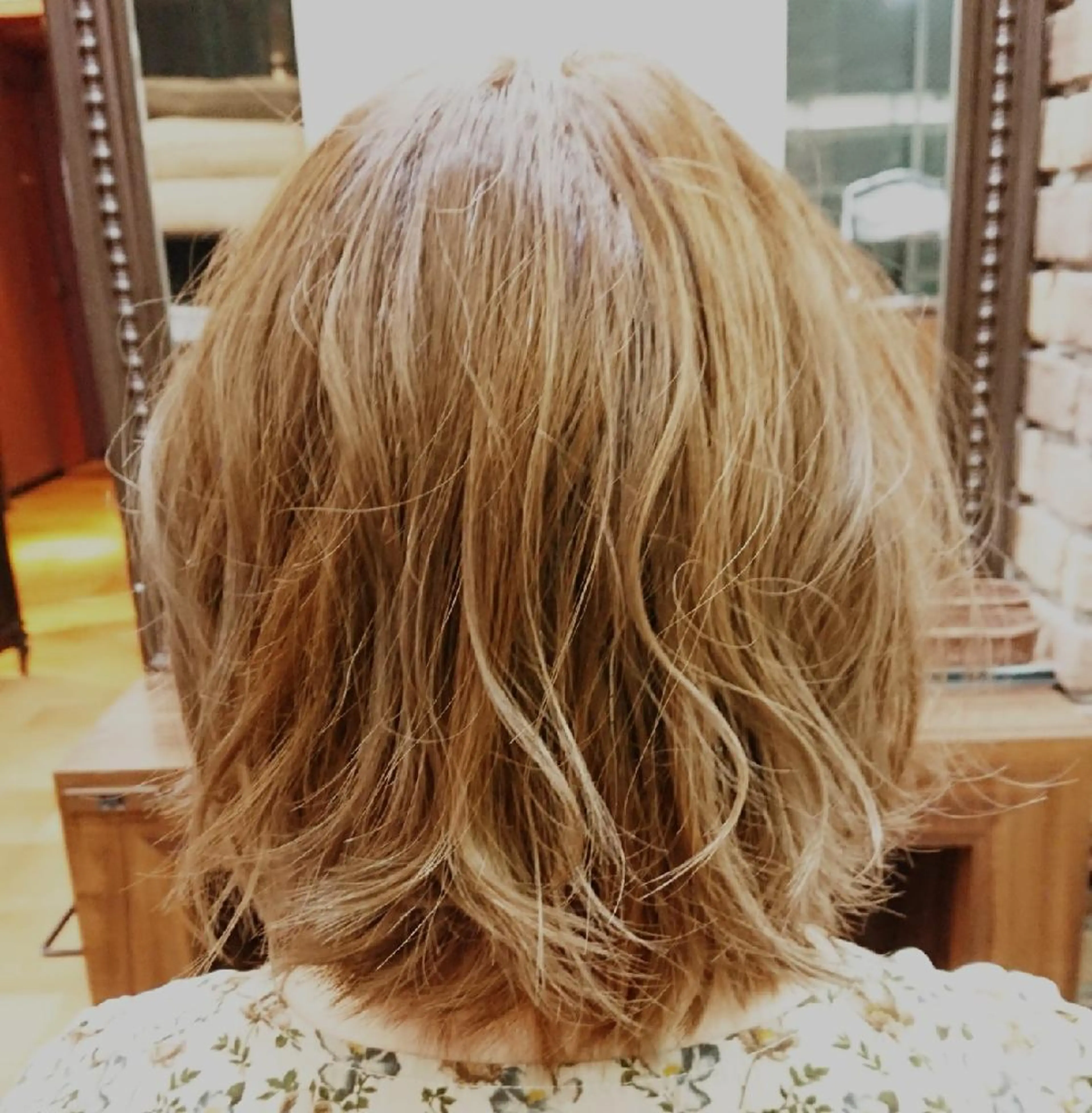 ミディアム 鶴田 連のヘアスタイル