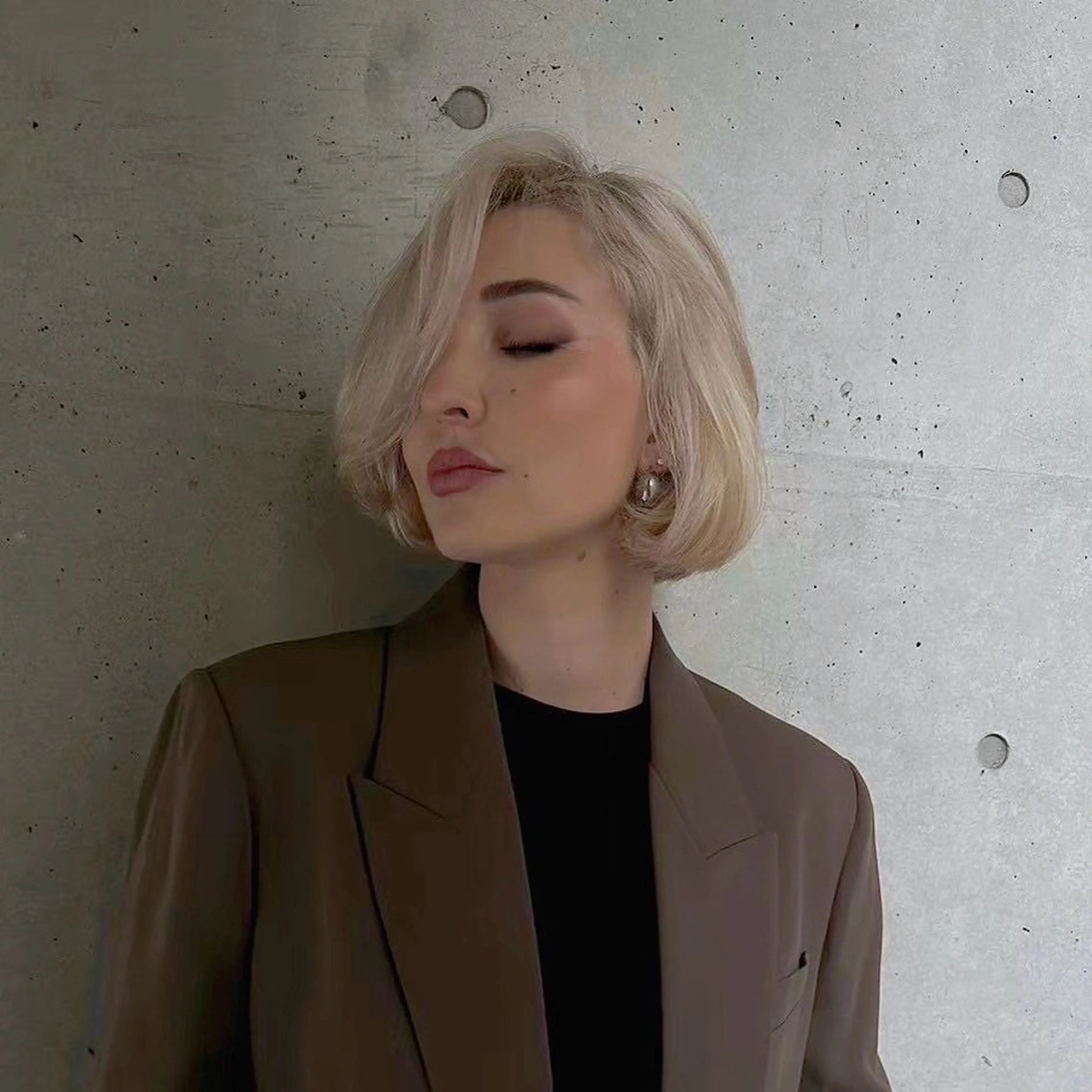 ショート ボブ 顔周りカット レイヤーカット カット ヘアカラー uno pulir【ウノプリール】西梅田ハービスプラザ店所属・海外レイヤー/ 梅田美容室のヘアスタイル