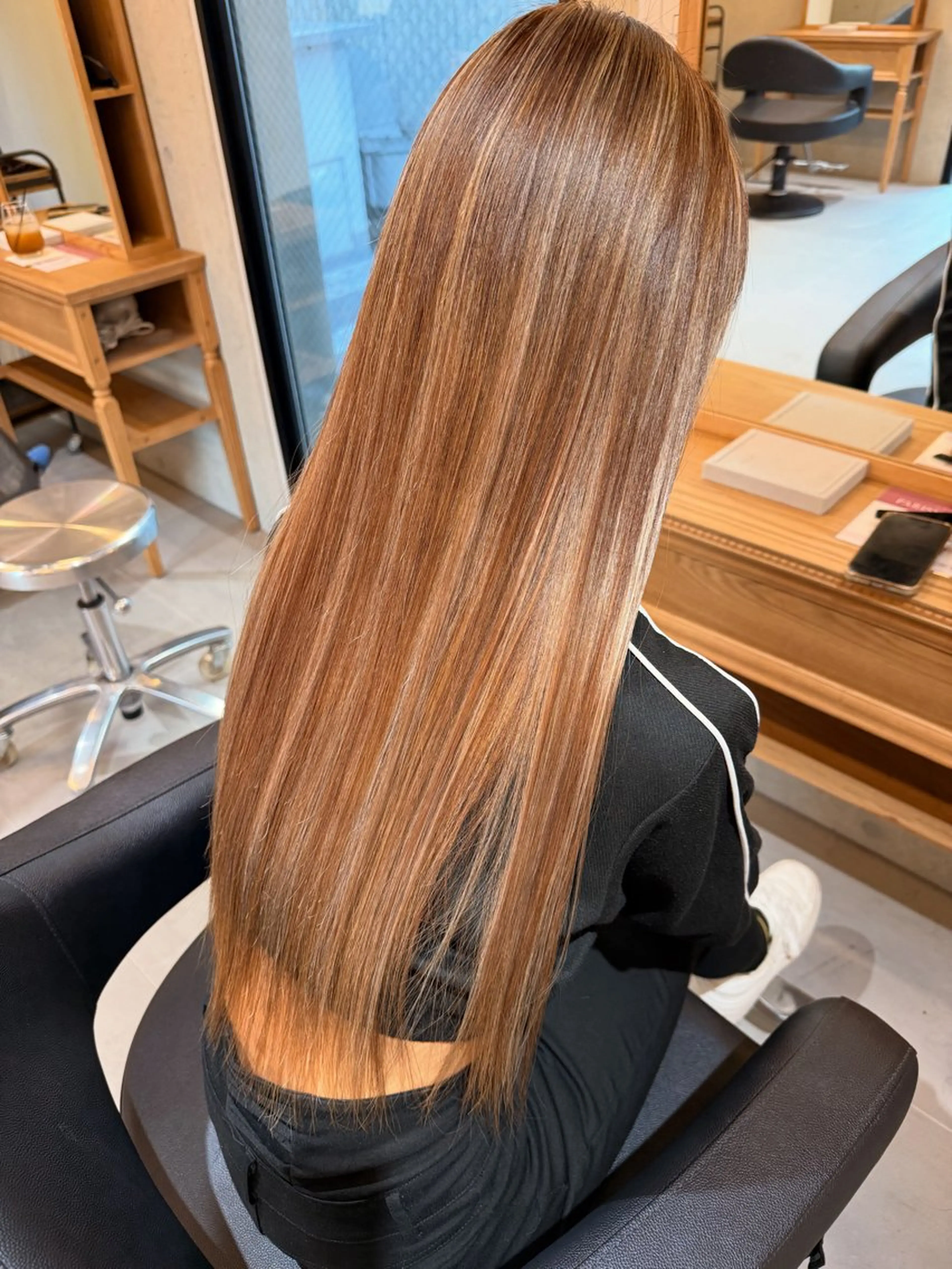 ロング カラー ハイライトカラー ハイライト ヘアカラー トリートメント RINA .のヘアスタイル