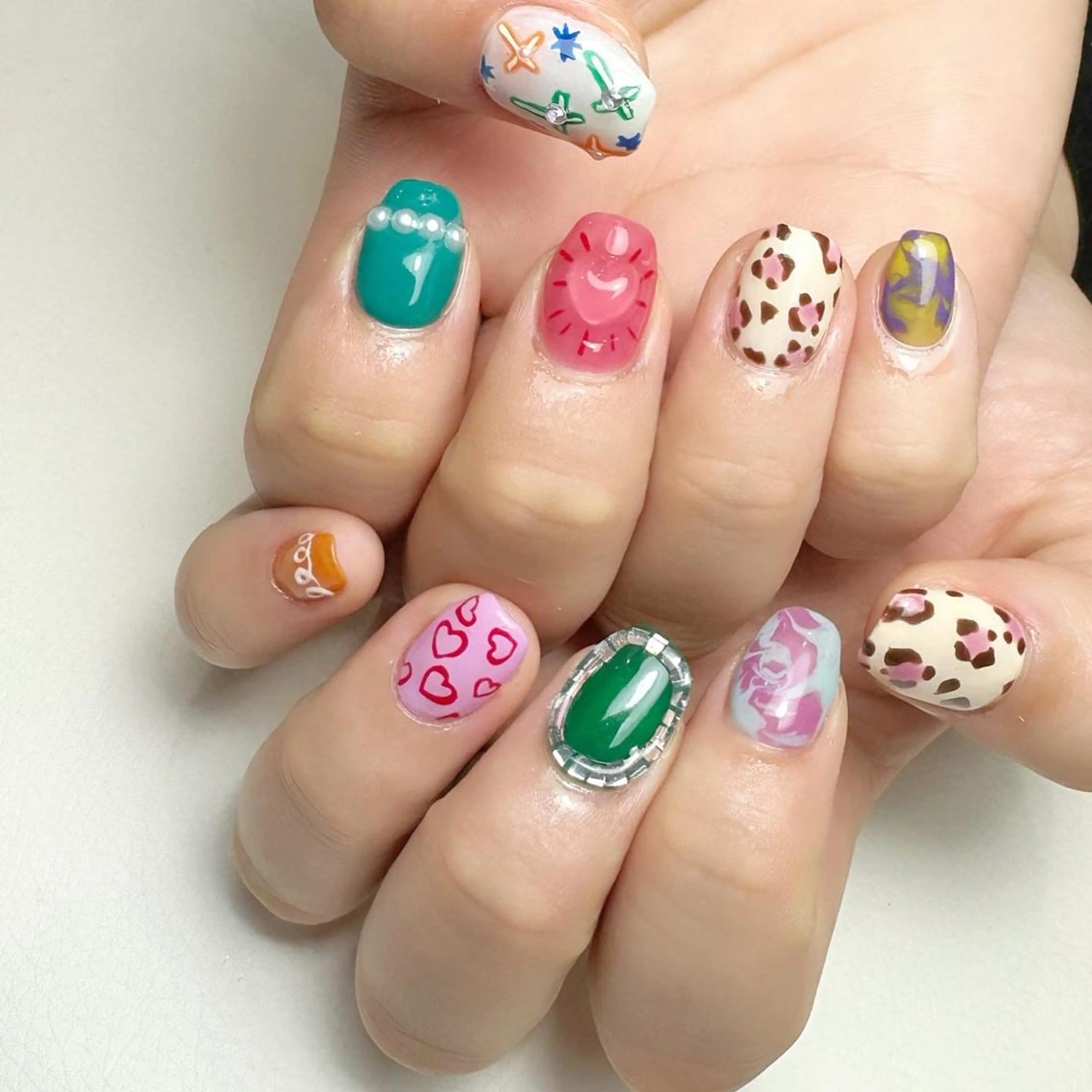 ネイル アートネイル ハート ハンドネイル Nail ameria megu所属・ameria meguのネイルデザイン