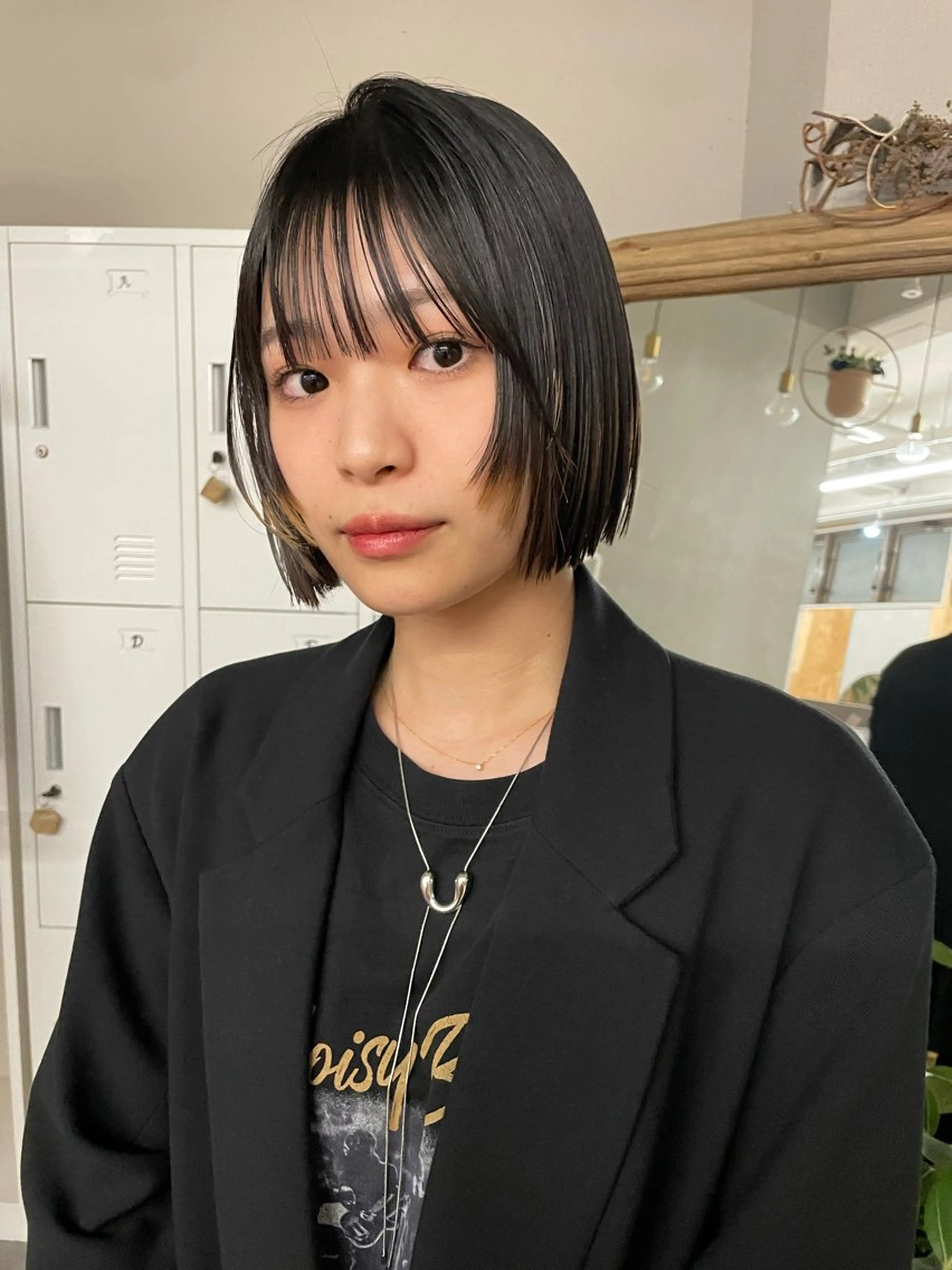 ショート カラー ハイトーン縮毛/暖色 なーな🎀🤍のヘアスタイル