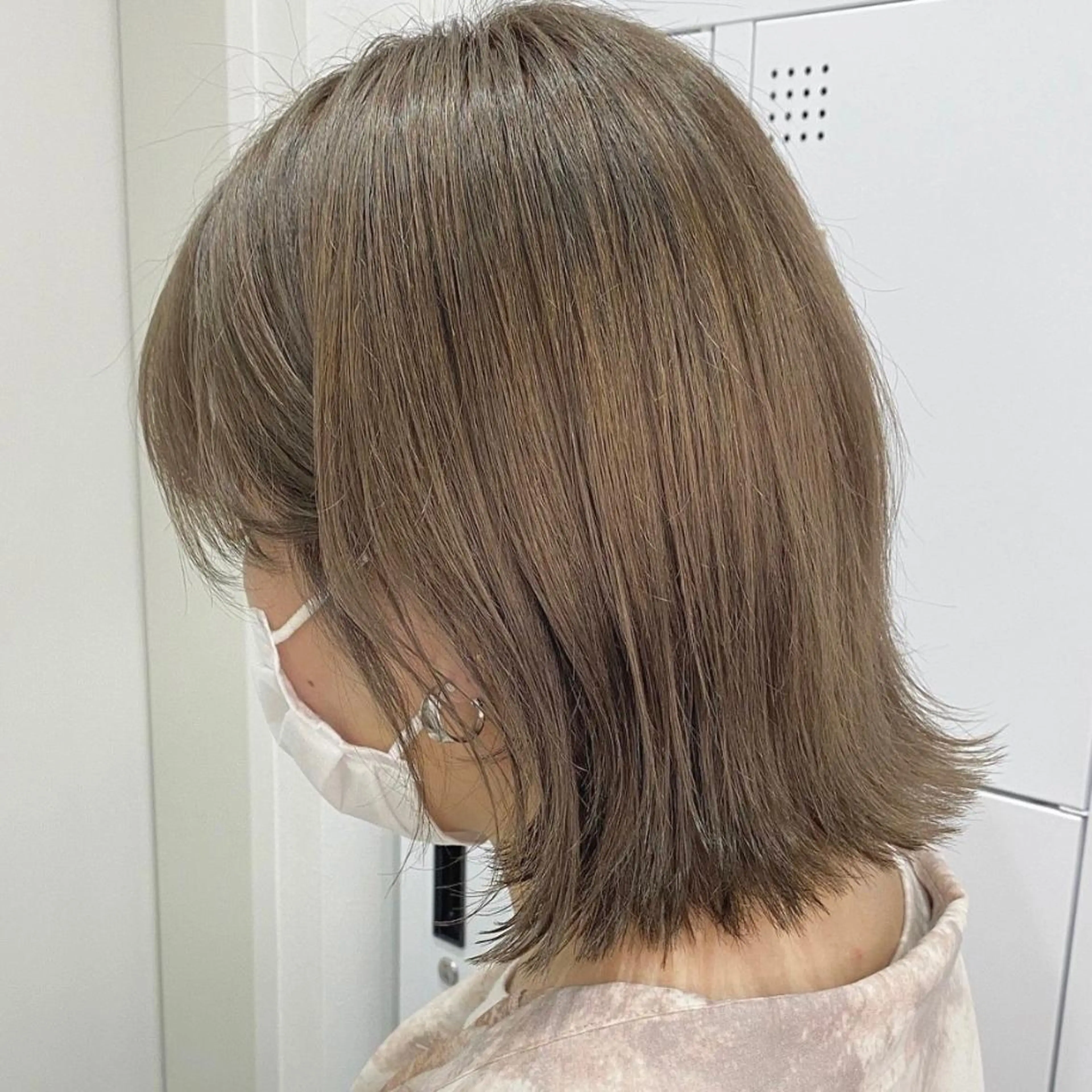 セミロング カラー パーマ ヘアアレンジ メンズ キッズ ネイル マツエク・マツパ アイブロウ メンズバレイヤージュ メンズブリーチ メンズハイライト メンズインナーカラー メンズ韓国風 ヘアカラー トリートメント 透明感ワンカラー梅田 ダブルカラー/川上のヘアスタイル