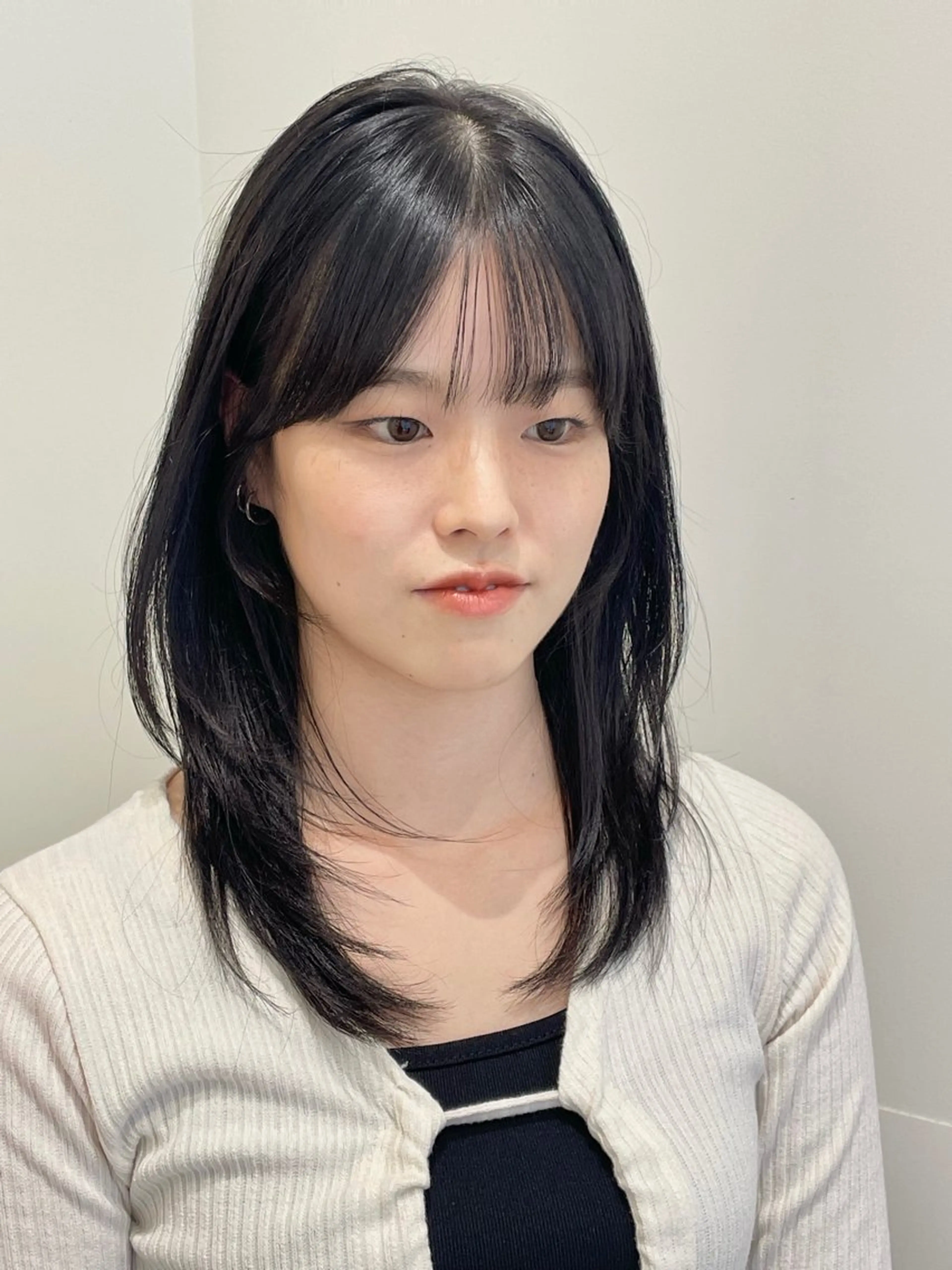 ミディアム ハイレイヤー 韓国風ヘア レイヤーカット カット ヘアカラー トリートメント ❤︎︎韓国ヘア❤︎︎ 𝑺𝒉𝒊𝒉𝒐のヘアスタイル