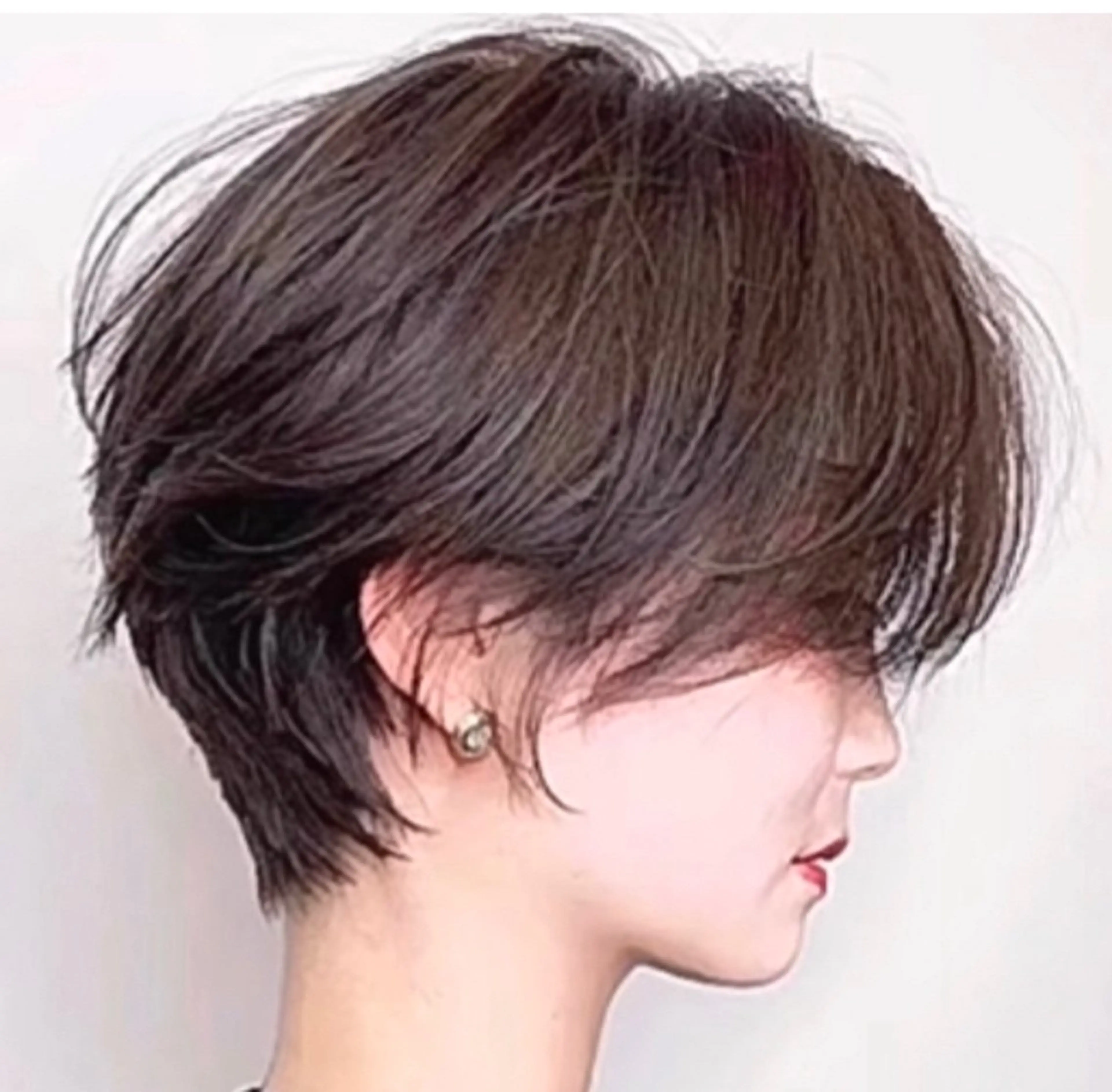 女性、全体(根元) 染め&カットの写真