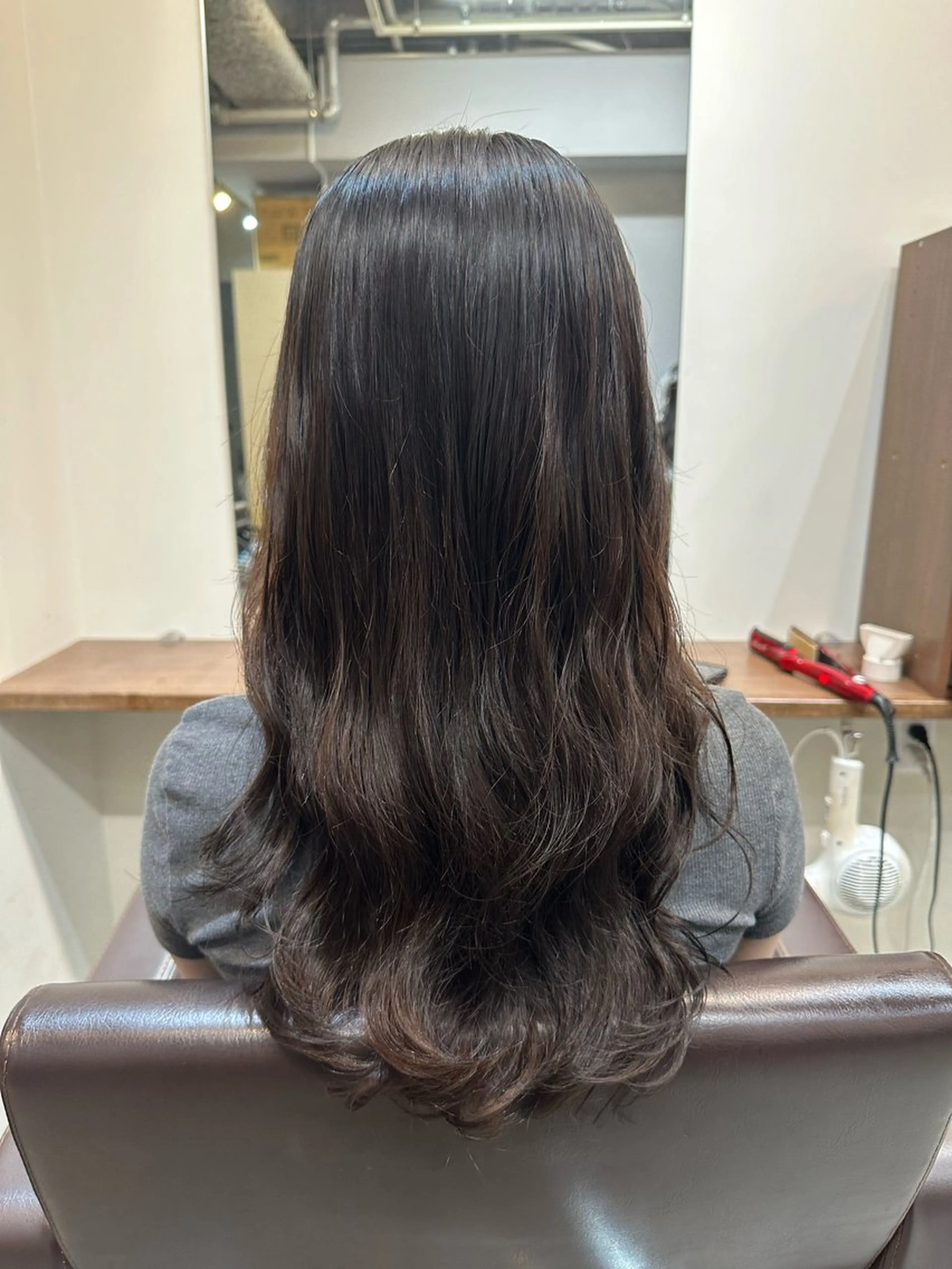 ロング カラー パーマ カット ヘアカラー パーマ トリートメント ヘッドスパ 巻けるケア縮毛矯正✨ ケアカラー✨山下のヘアスタイル
