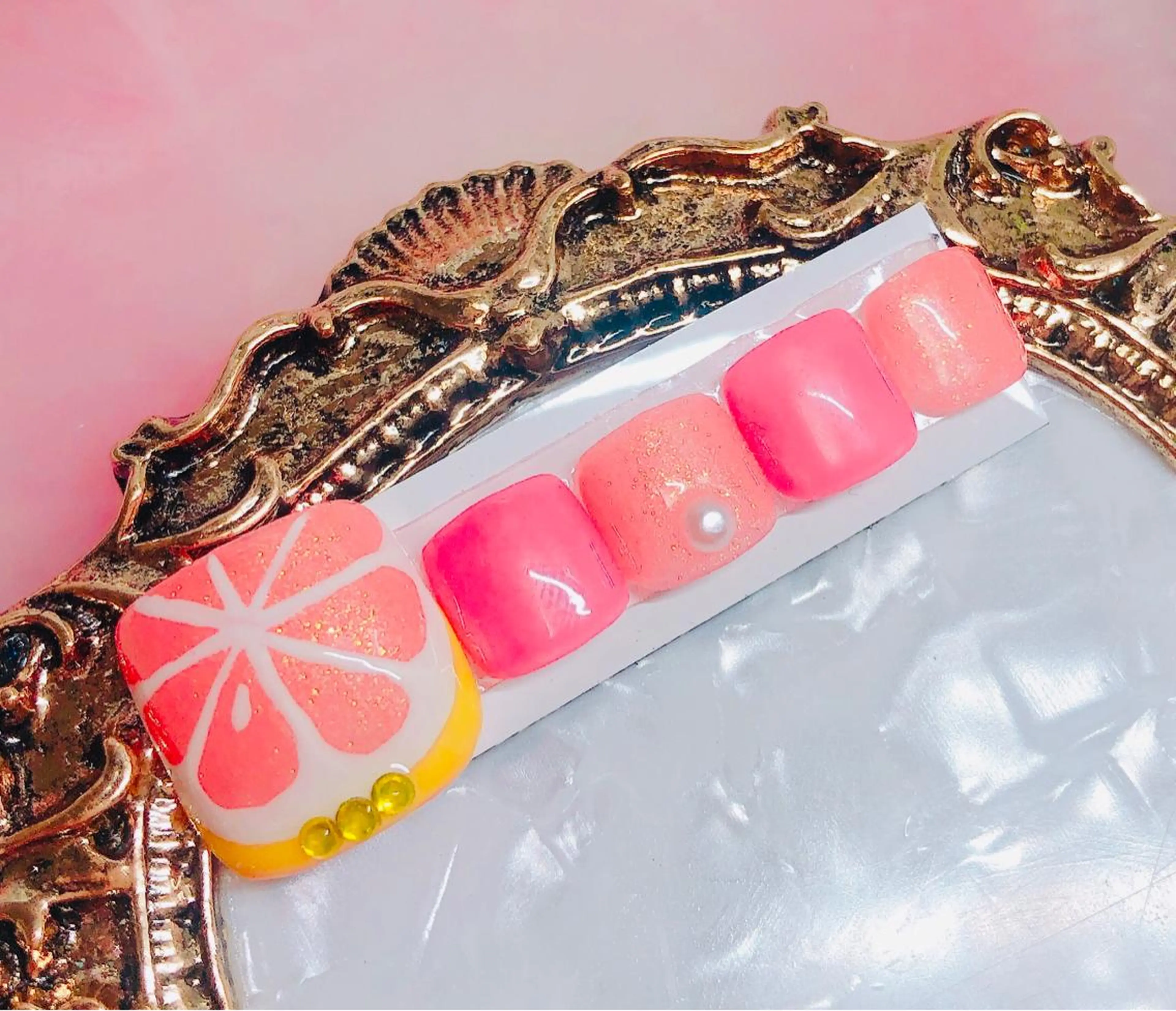 ネイル フットネイル フットネイル CROWN プライベートサロンのネイルデザイン