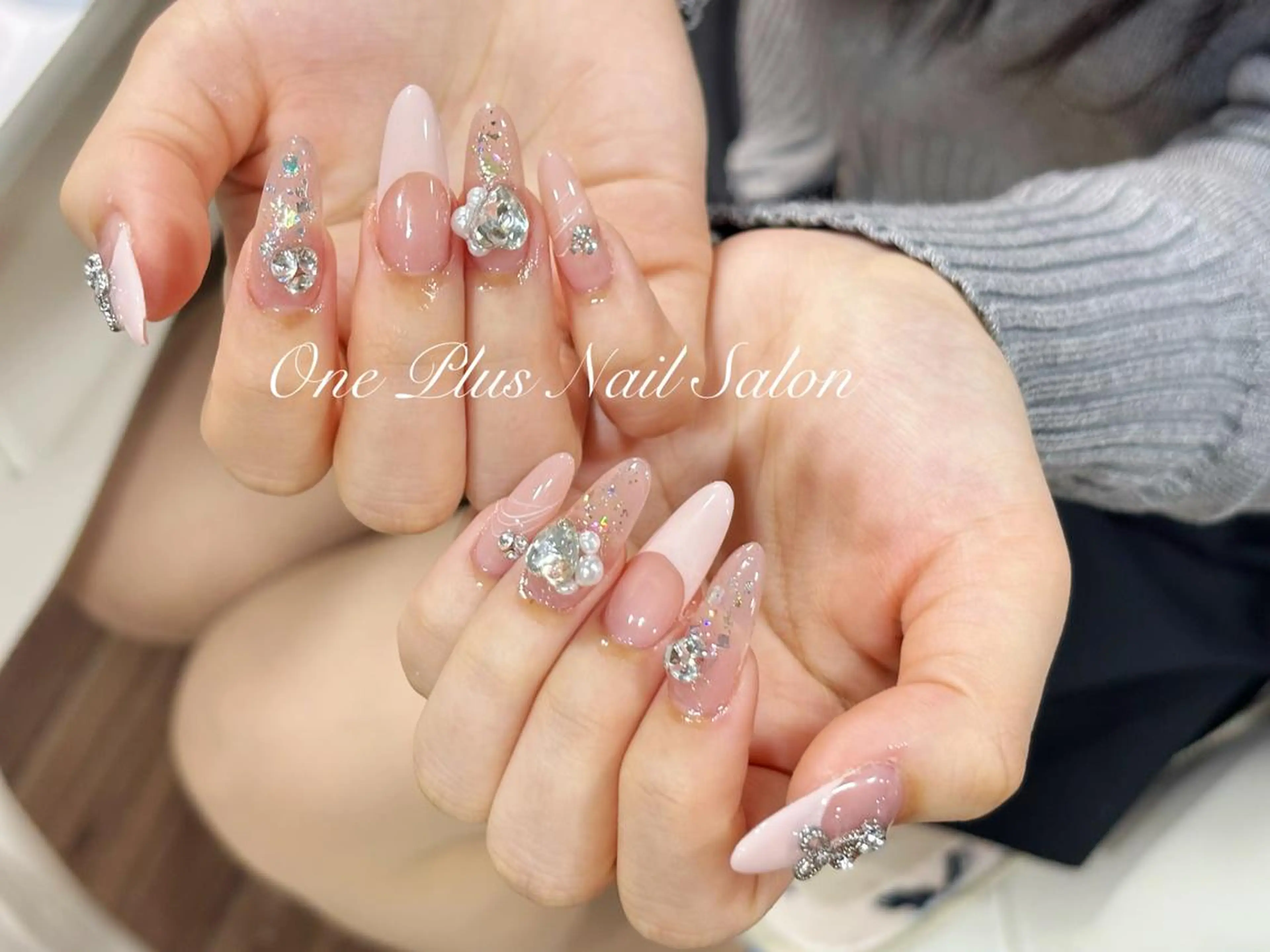 ネイル ガーリー ハート キラキラネイル 韓国ネイル ロングネイル One Plus Nail Salonのネイルデザイン