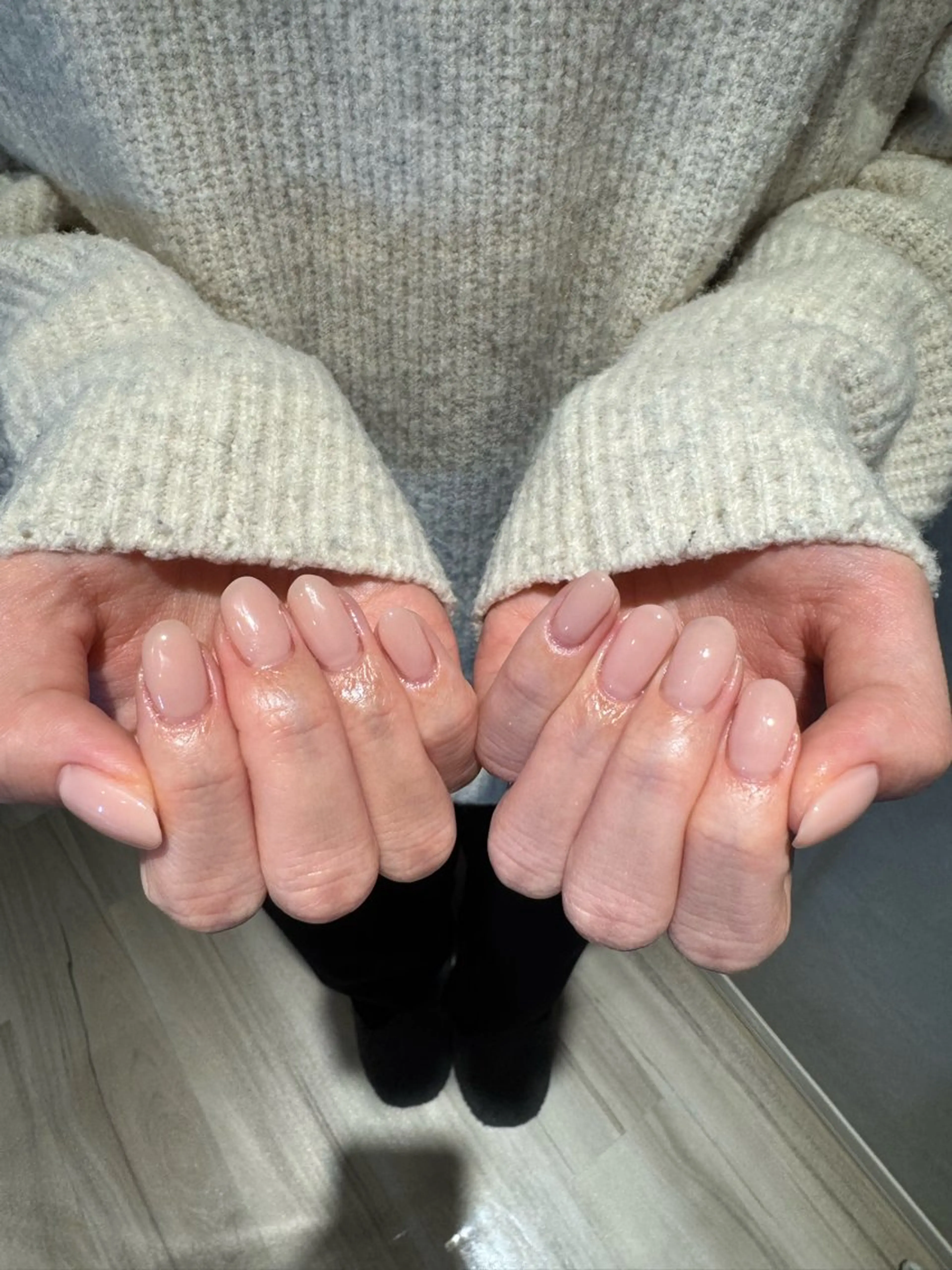 ネイル 氷ネイル・うるうるネイル オフィスネイル ワンカラーネイル シンプルネイル ハンドネイル Luca .のネイルデザイン