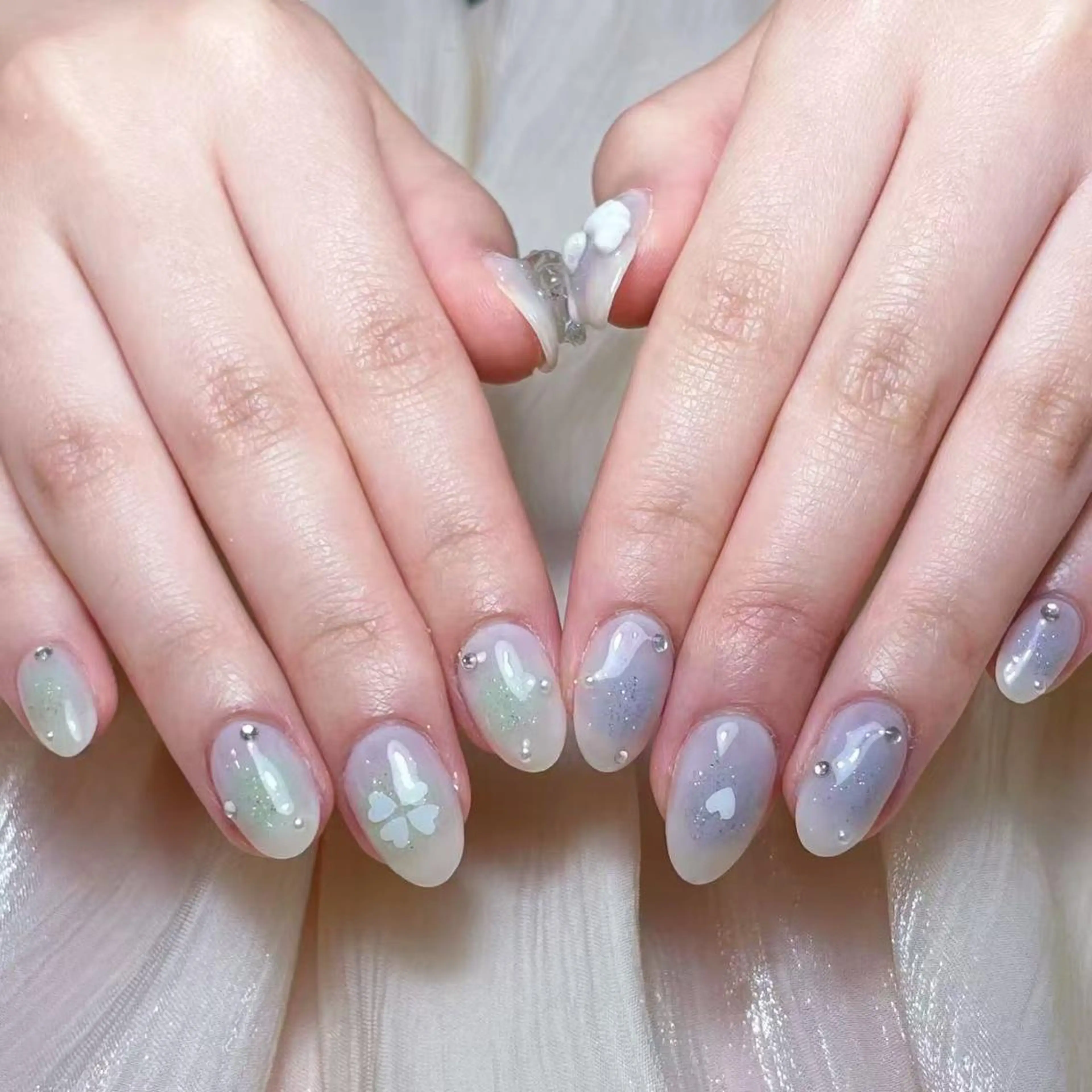 ネイル アートネイル オーロラネイル ガーリー キラキラネイル 韓国ネイル ハンドネイル DIAMOND 💅のネイルデザイン