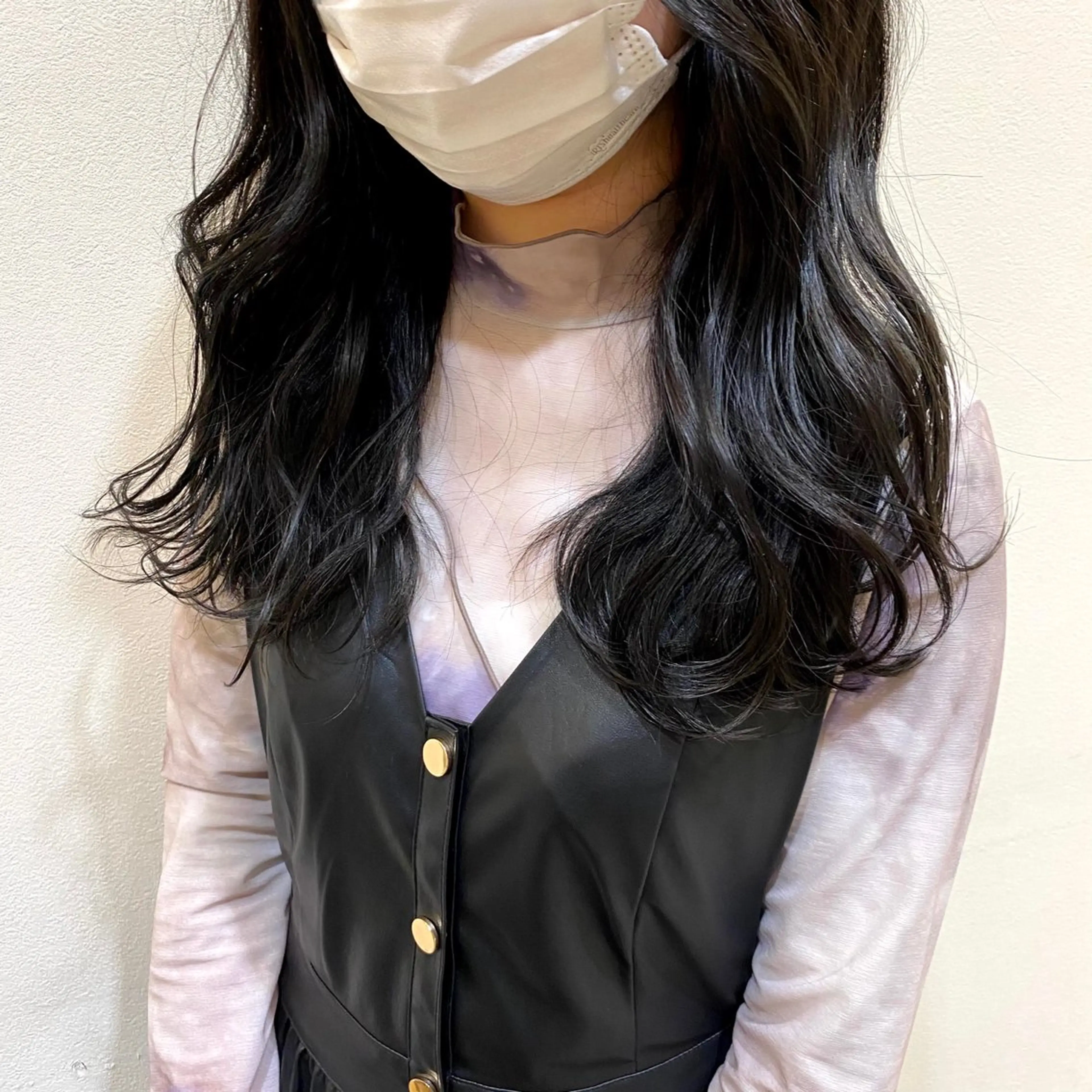 ロング カラー 黒髪 ブルーカラー ブルーブラック カット ヘアカラー トリートメント 韓国ヘア nanahaのヘアスタイル